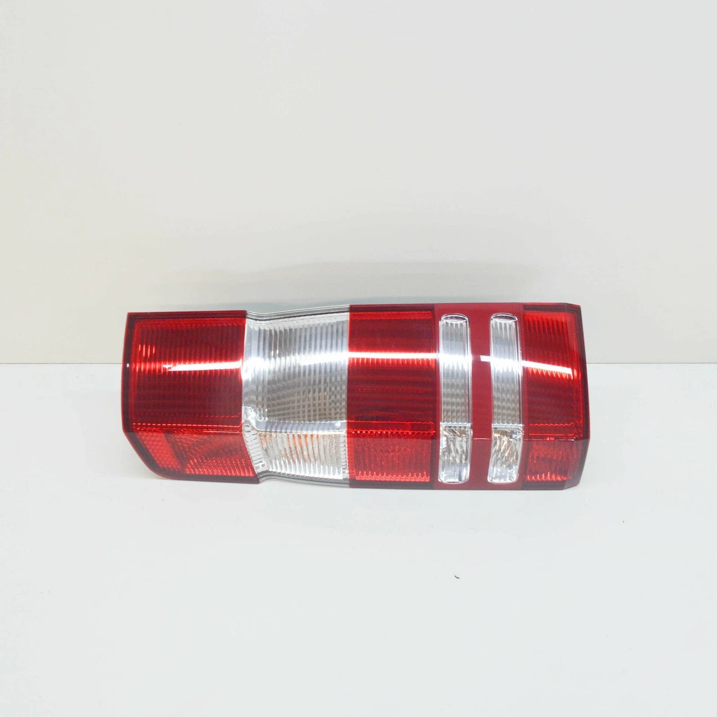 NEW MERCEDES-BENZ SPRINTER 906 REAR RIGHT TAIL LAMP A9068200264