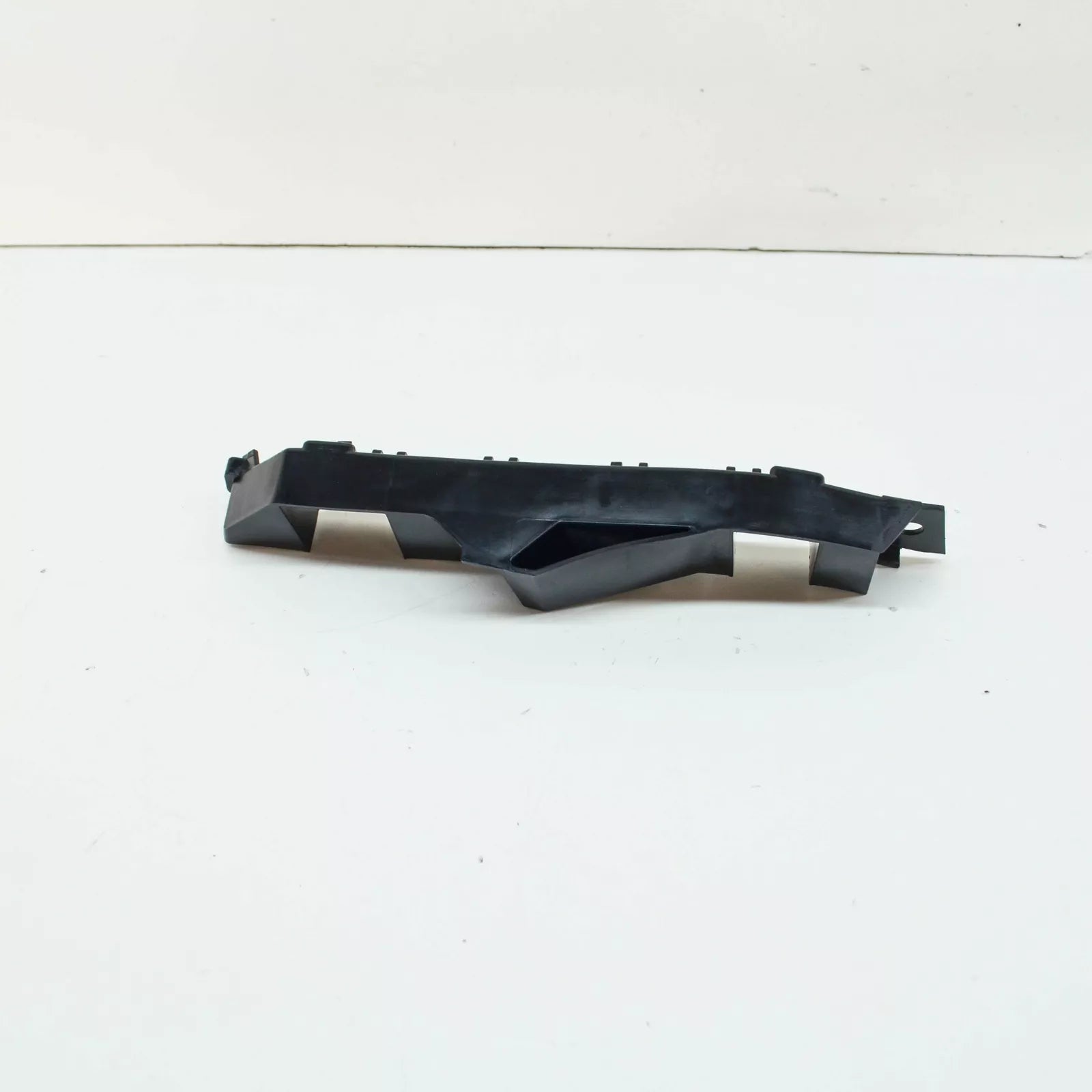 NEW VOLKSWAGEN TRANSPORTER T6 FRONT RIGHT BUMPER BRACKET 7LA807184A ORIGINAL