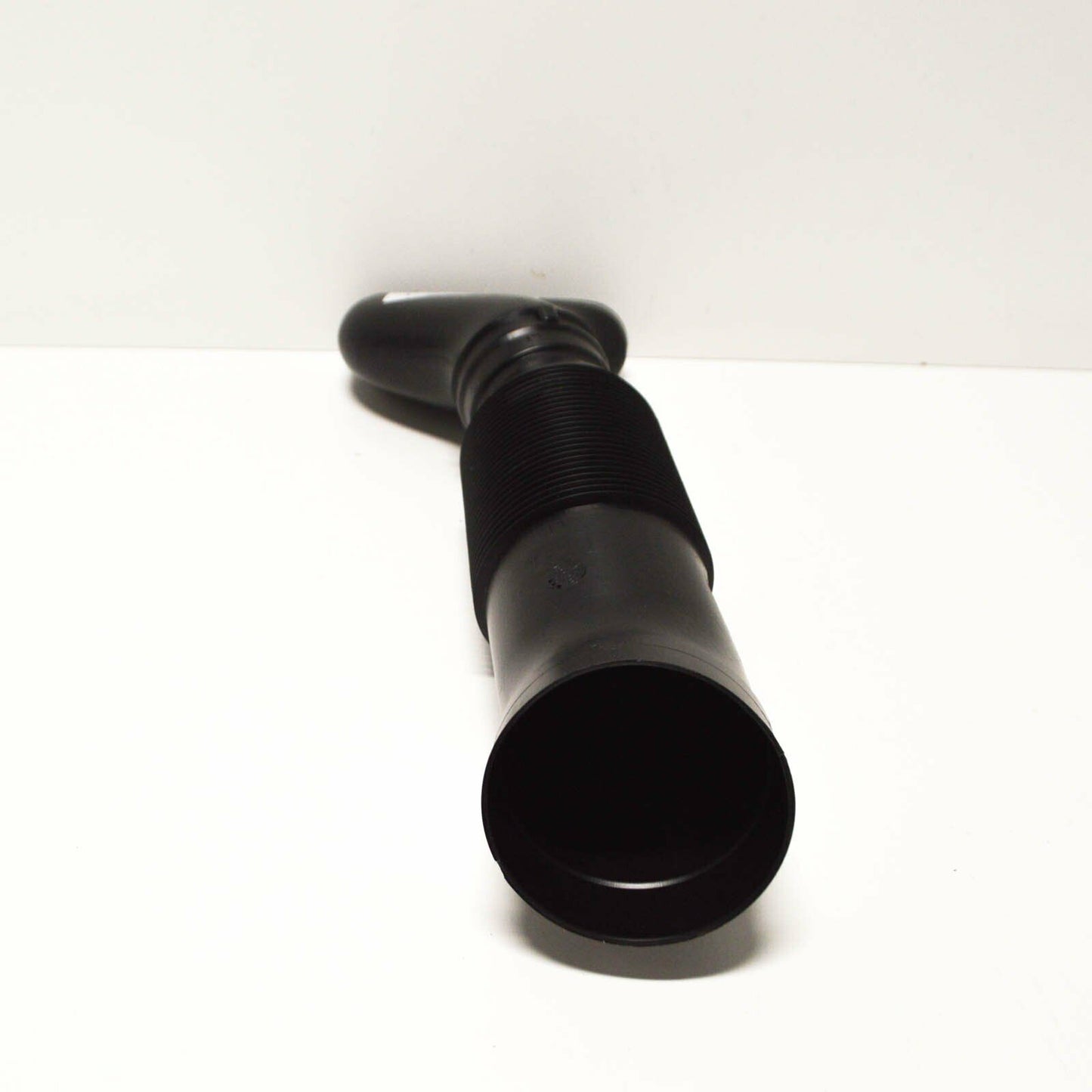 NEW MERCEDES-BENZ C-CLASS W203 AIR INTAKE HOSE LEFT SIDE A2035280107 ORIGINAL