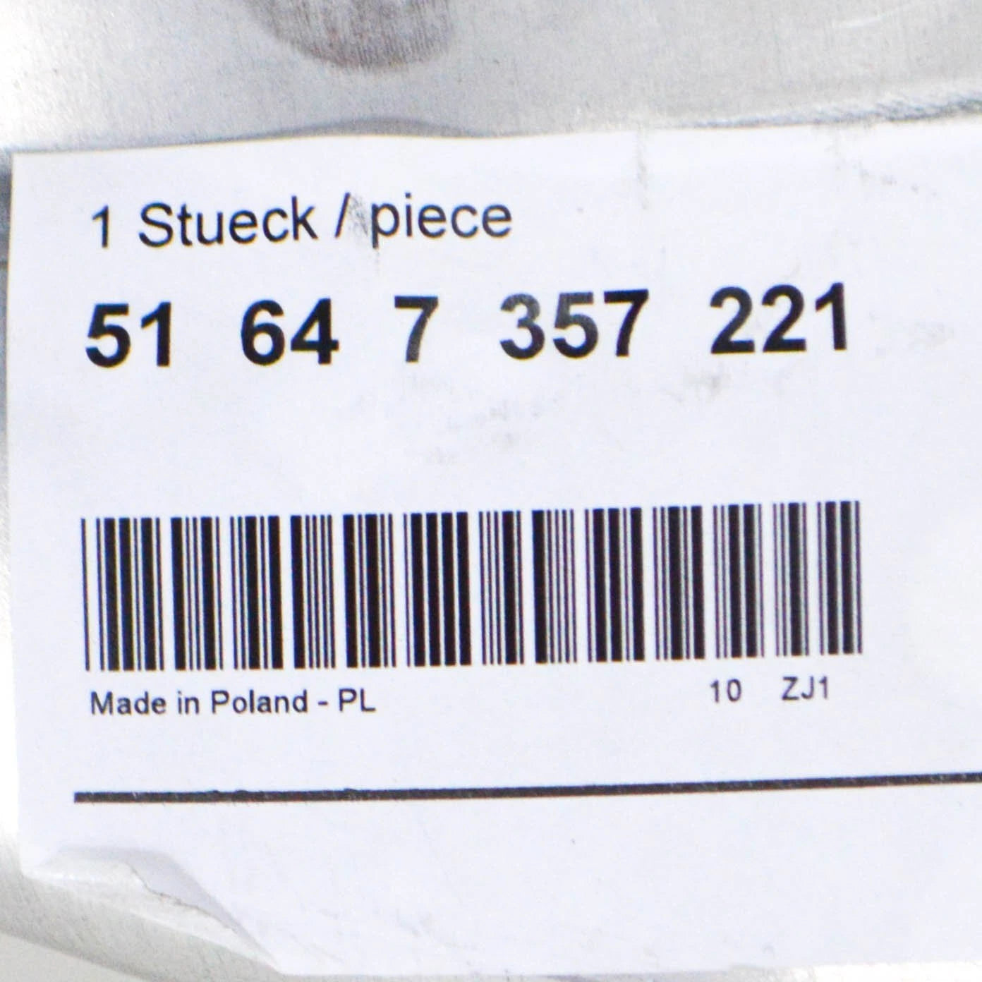 NEW BMW 7 G11 RADIATOR LOWER LEFT BRACKET 51647357221 7357221 2016 ORIGINAL