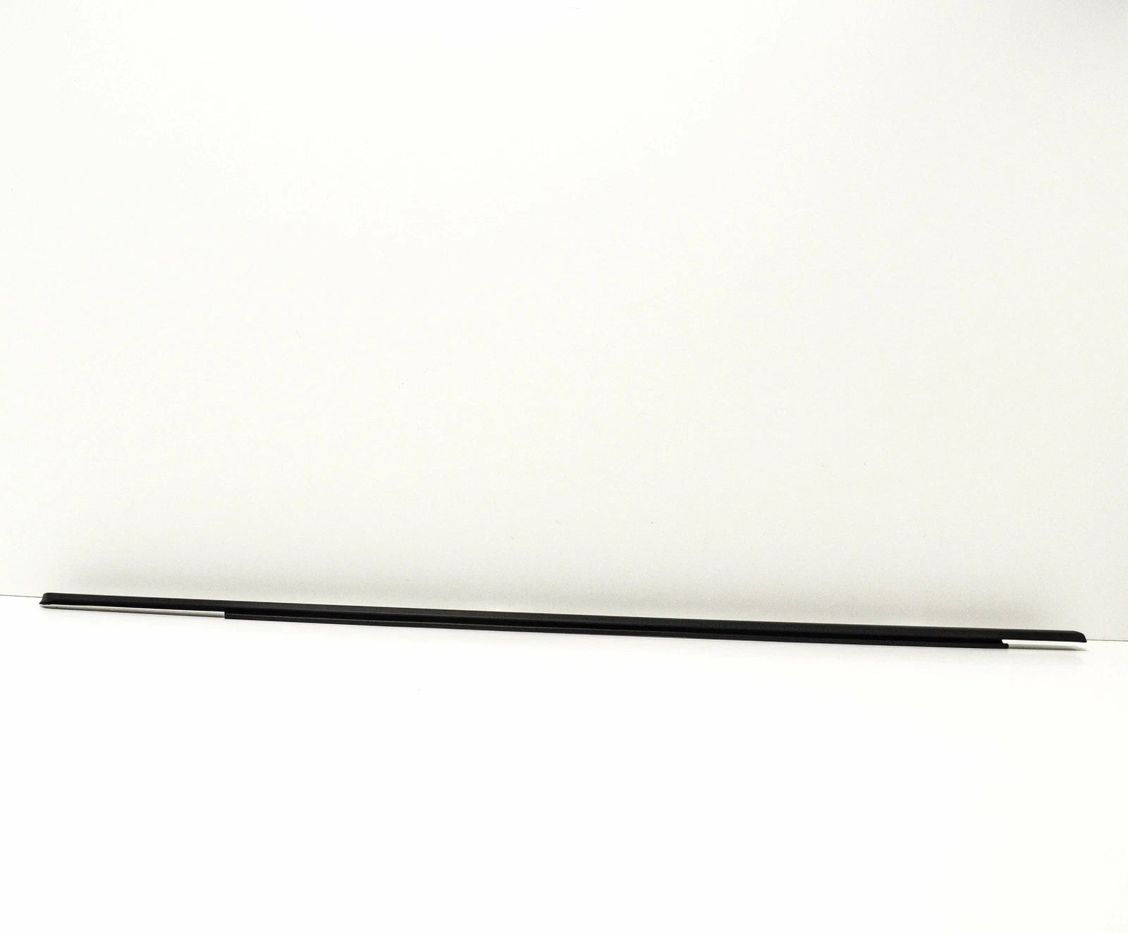 NEW AUDI A3 8P FRONT RIGHT OUTER WINDOW APERTURE SEAL 8P4837478A