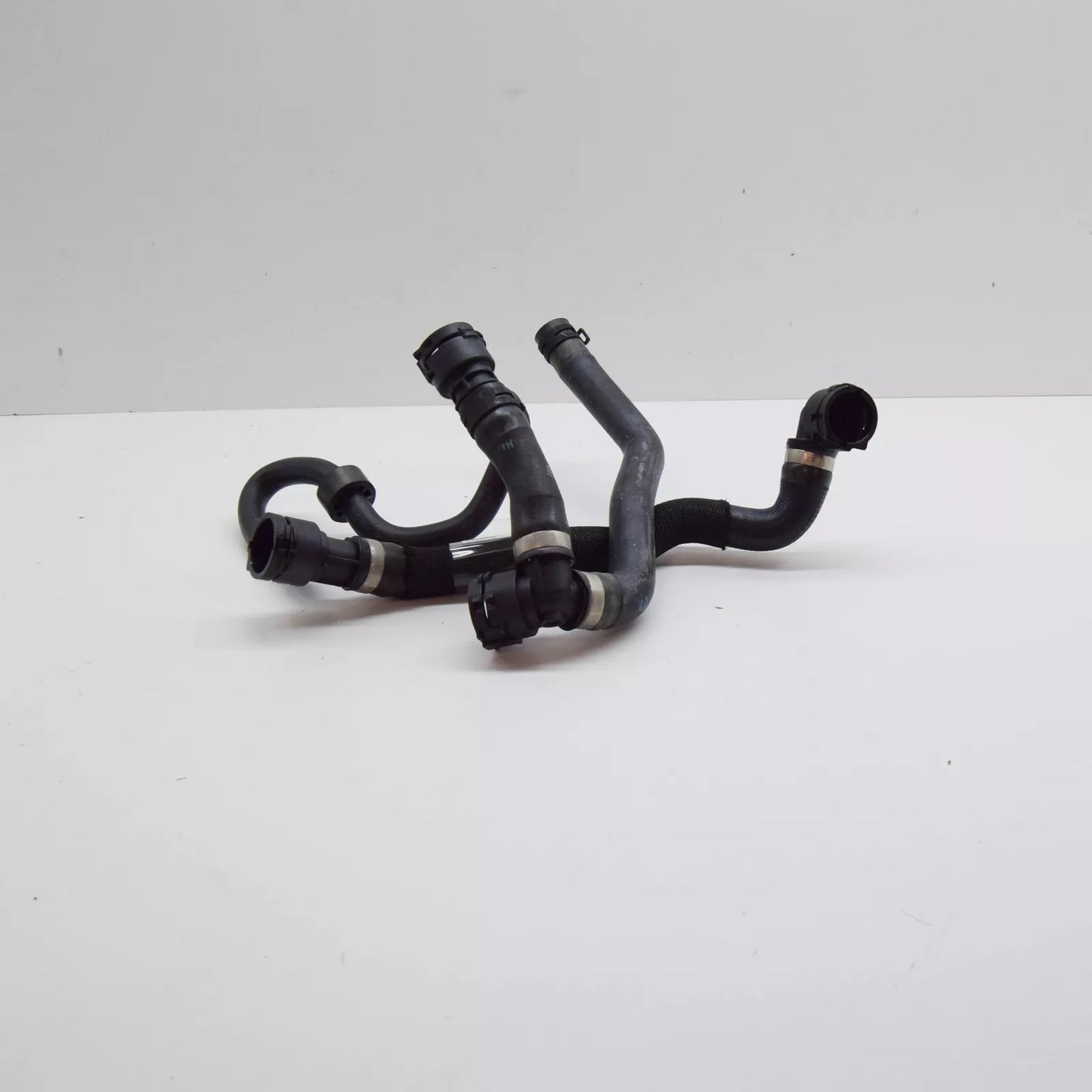 NEW MERCEDES-BENZ E W213 RIGHT SIDE COOLING RADIATOR HOSE A2135010102 ORIGINAL