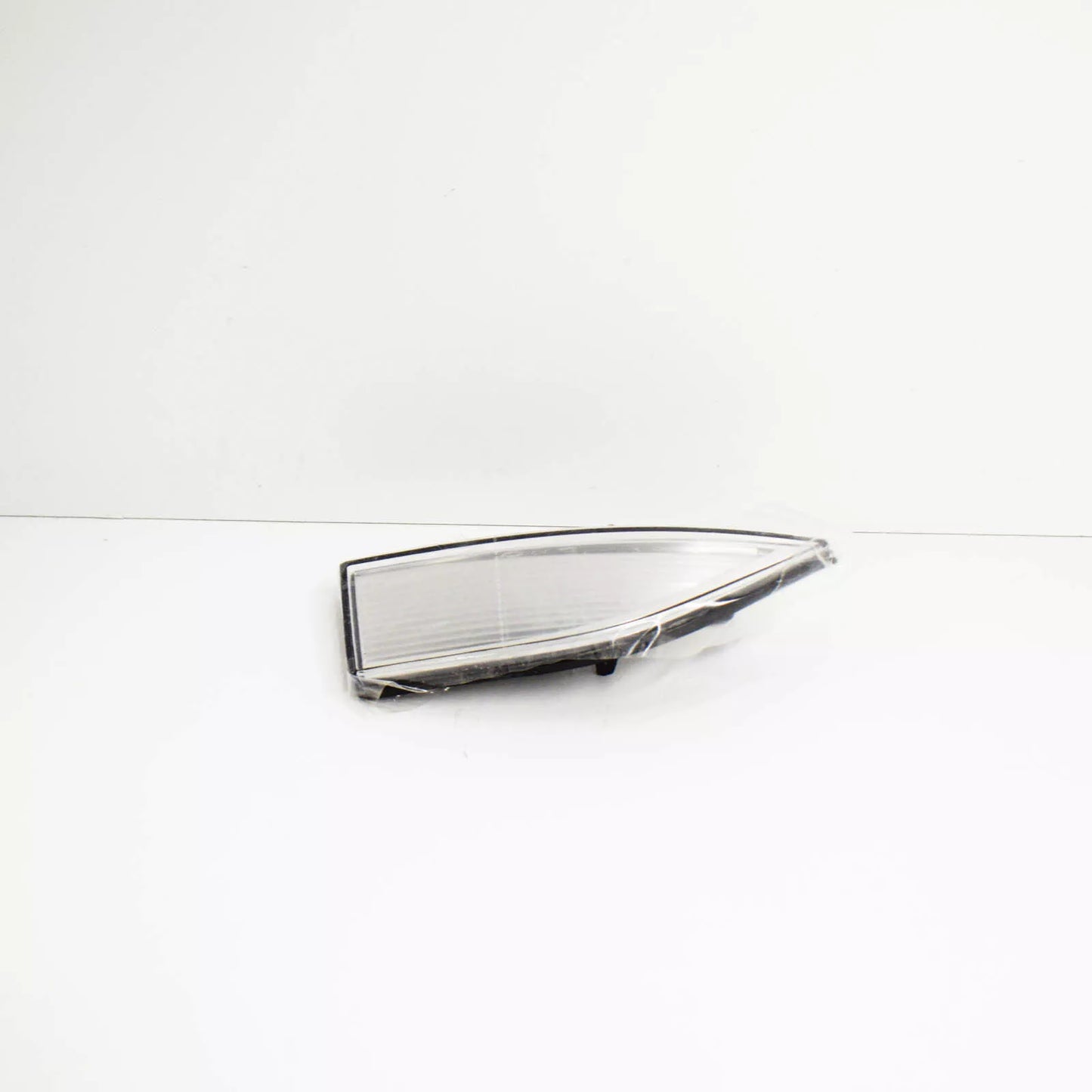 NEW VOLKSWAGEN PASSAT B8 FRONT RIGHT FOG LIGHT TRIM 561941778B ORIGINAL