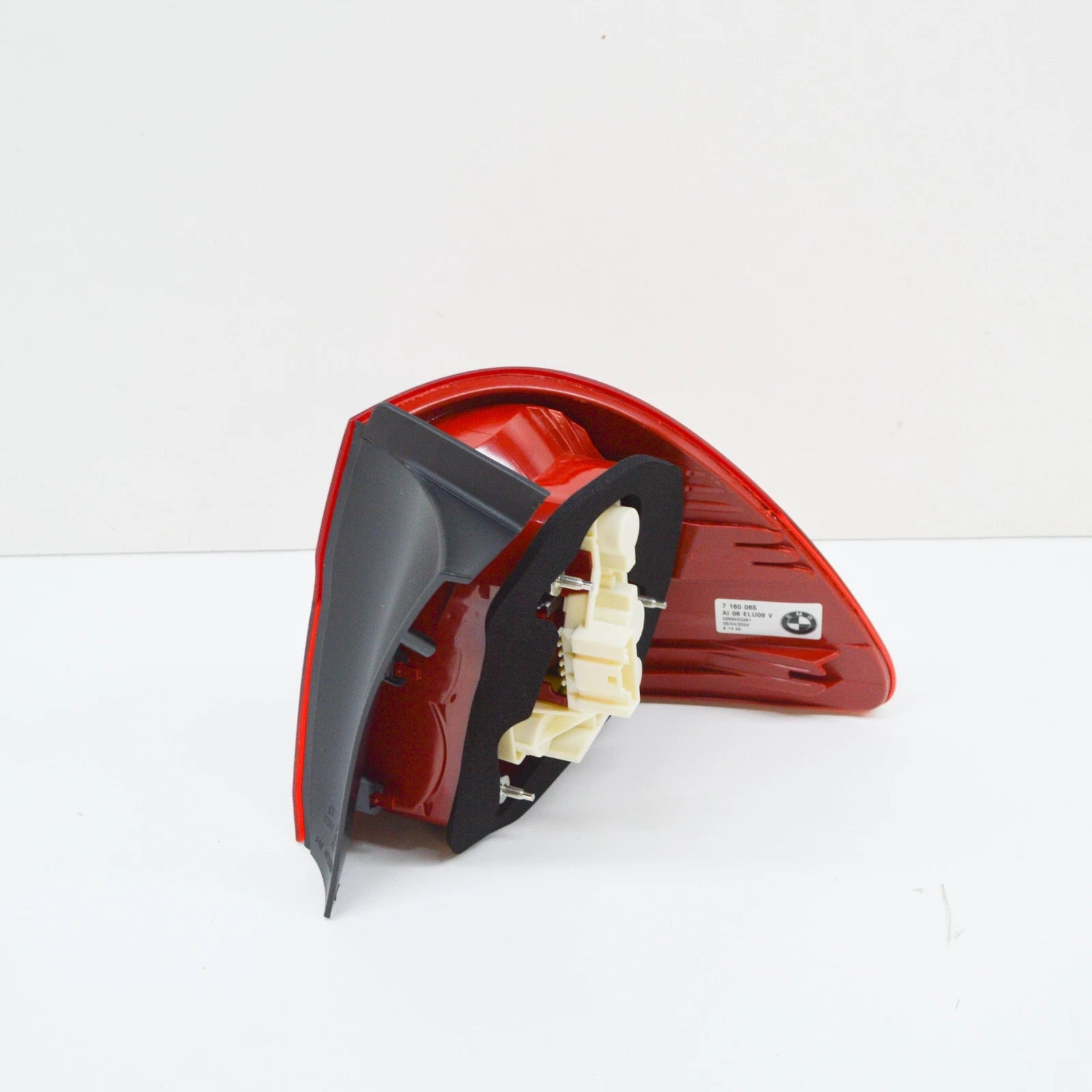 NEW BMW 3 E91 REAR LEFT TAILLIGHT 63217160065 7160065 ORIGINAL