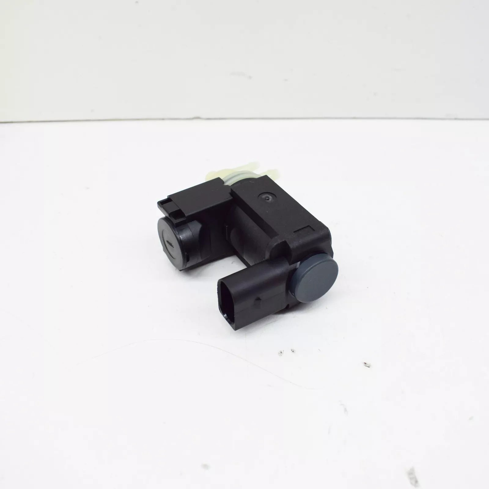 NEW AUDI A6 C7 SOLENOID VALVE 059906627S