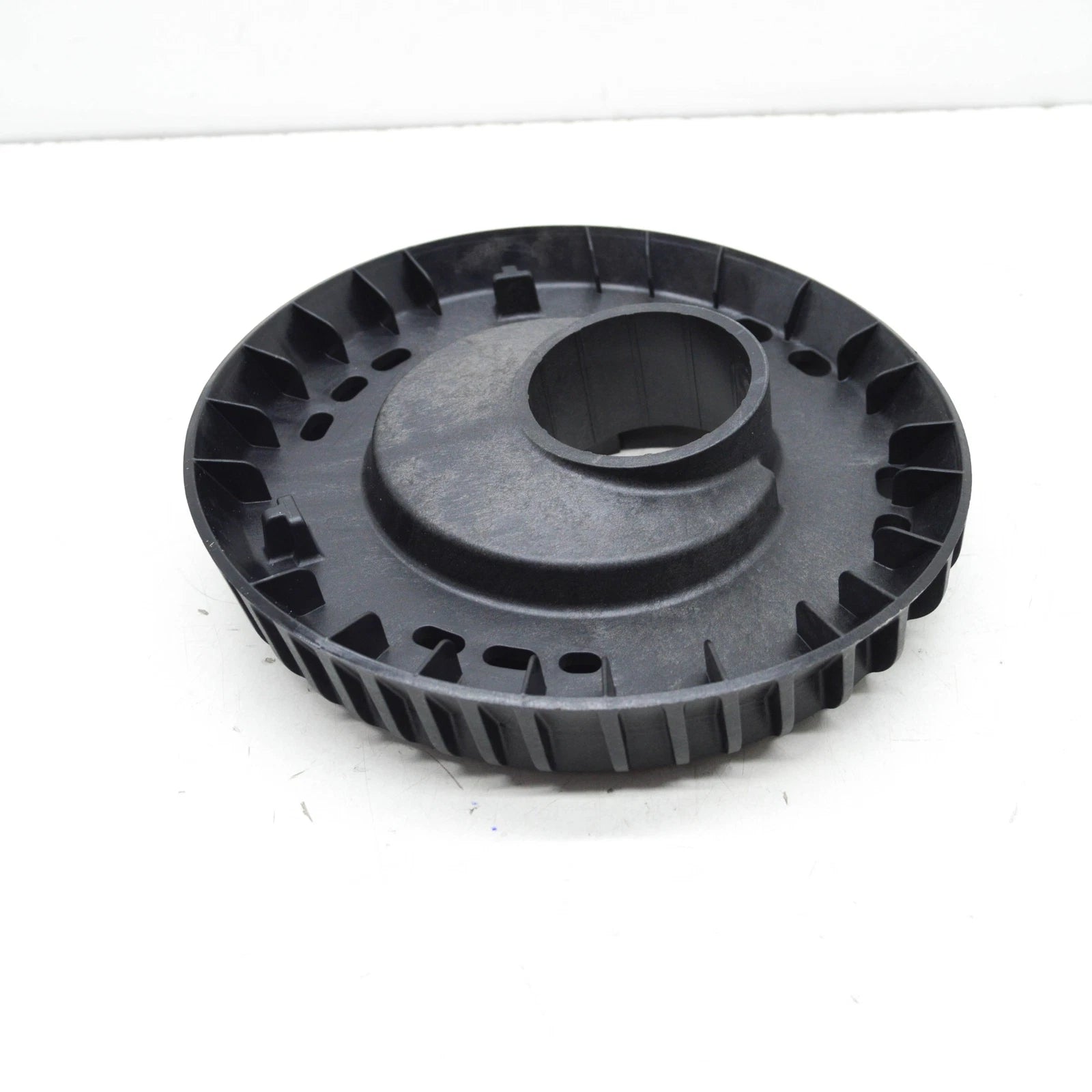 NEW MERCEDES-BENZ VITO W447 FRONT BOTTOM SPRING RETAINER A4473231000