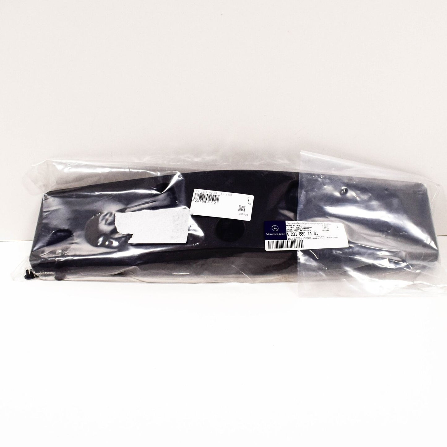 NEW MB SL R231 FRONT BUMPER NUMBER LICENSE PLATE HOLDER A2318801401 ORIGINAL