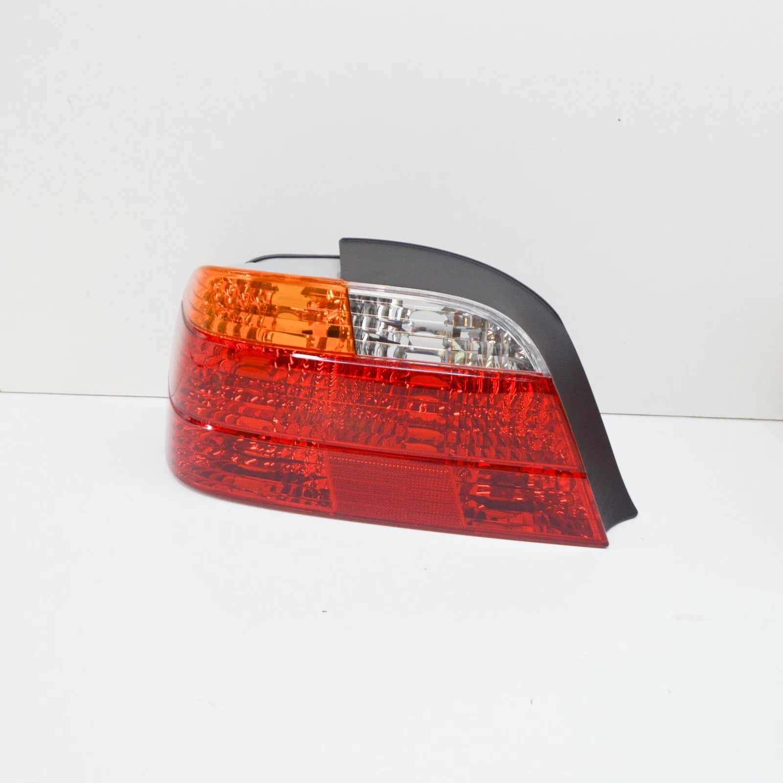 NEW BMW E38 SEDAN TAIL LIGHT LEFT 8381249 63218381249 ORIGINAL