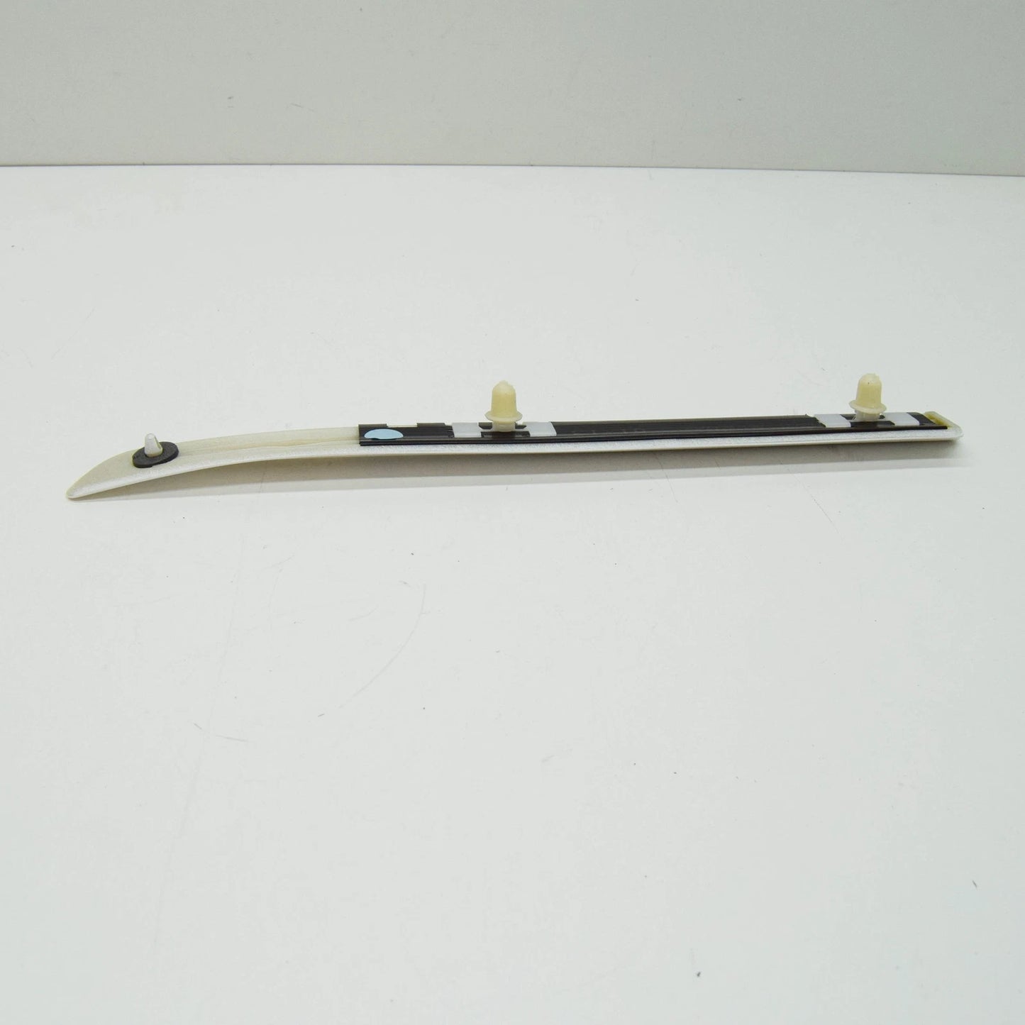 NEW BMW E46 CABRIO COUPE FENDER MOLDING LEFT FRONT 7001041 51137001041 ORIGINAL