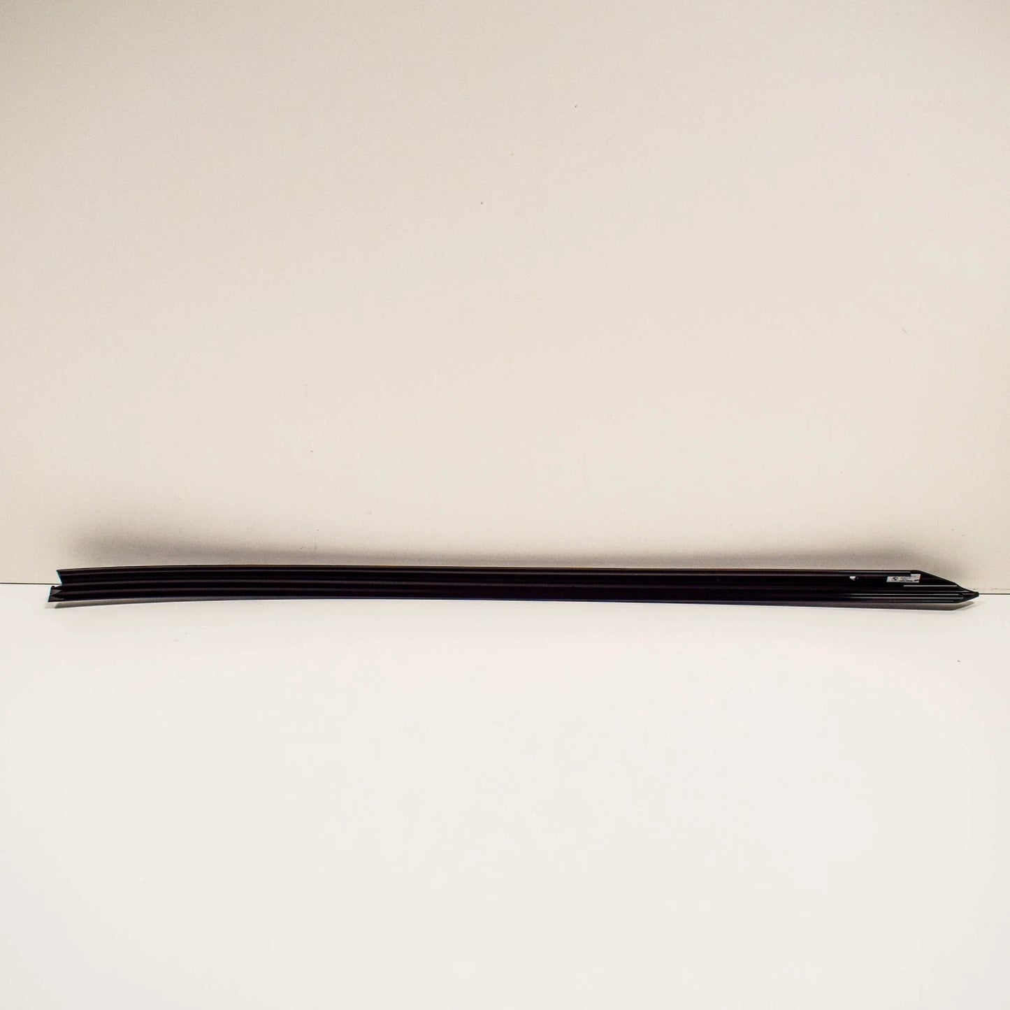 NEW BMW 4 CONVERTIBLE F33 A PILLAR FRONT LEFT SEAL 51347295569 7295569 ORIGINAL