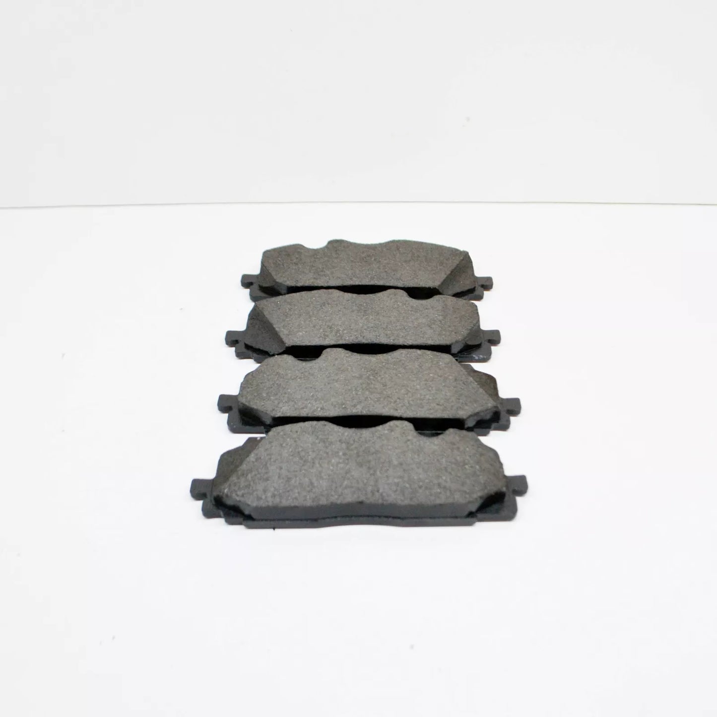 NEW AUDI A4 B9 FRONT WHEEL BRAKE PAD SET 4M0698151BK ORIGINAL