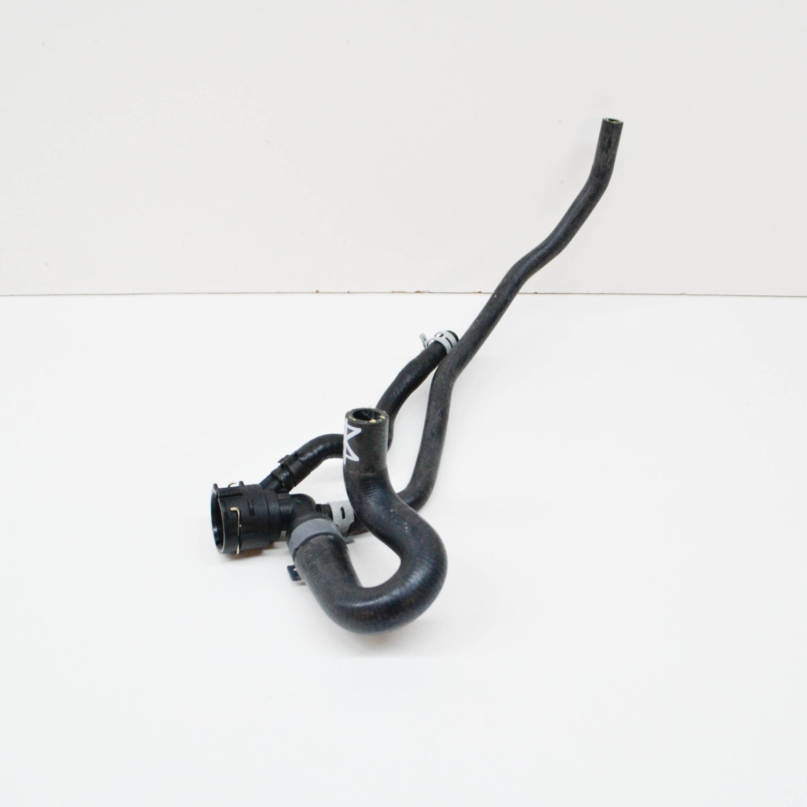 NEW AUDI Q2 GA RADIATOR WATER HOSE WITH QUICK COUPLING PIECE 5Q0122101H ORIGINAL