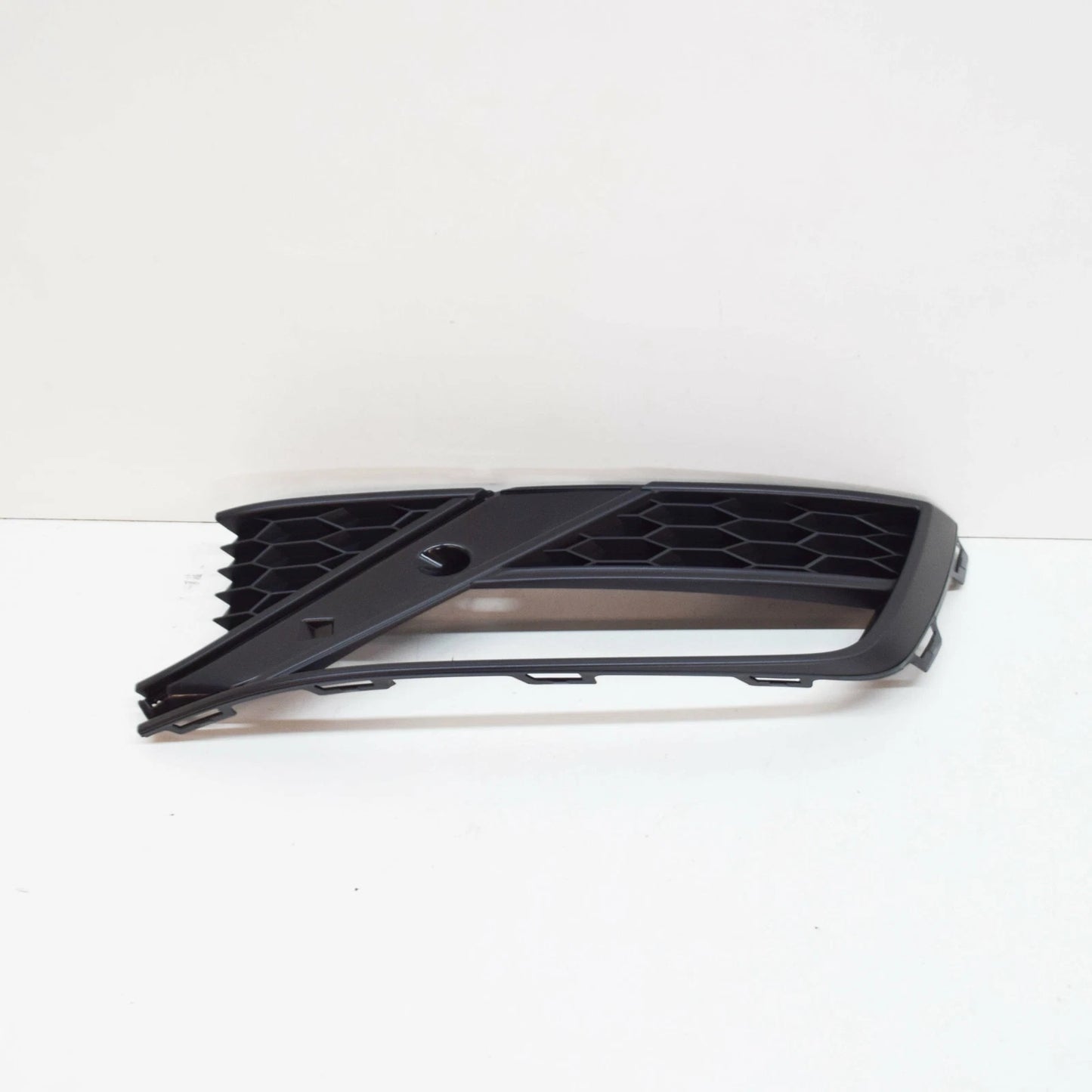 NEW VOLKSWAGEN POLO 6C FRONT BUMPER RIGHT LOWER GRILLE 6C0853666G9B9