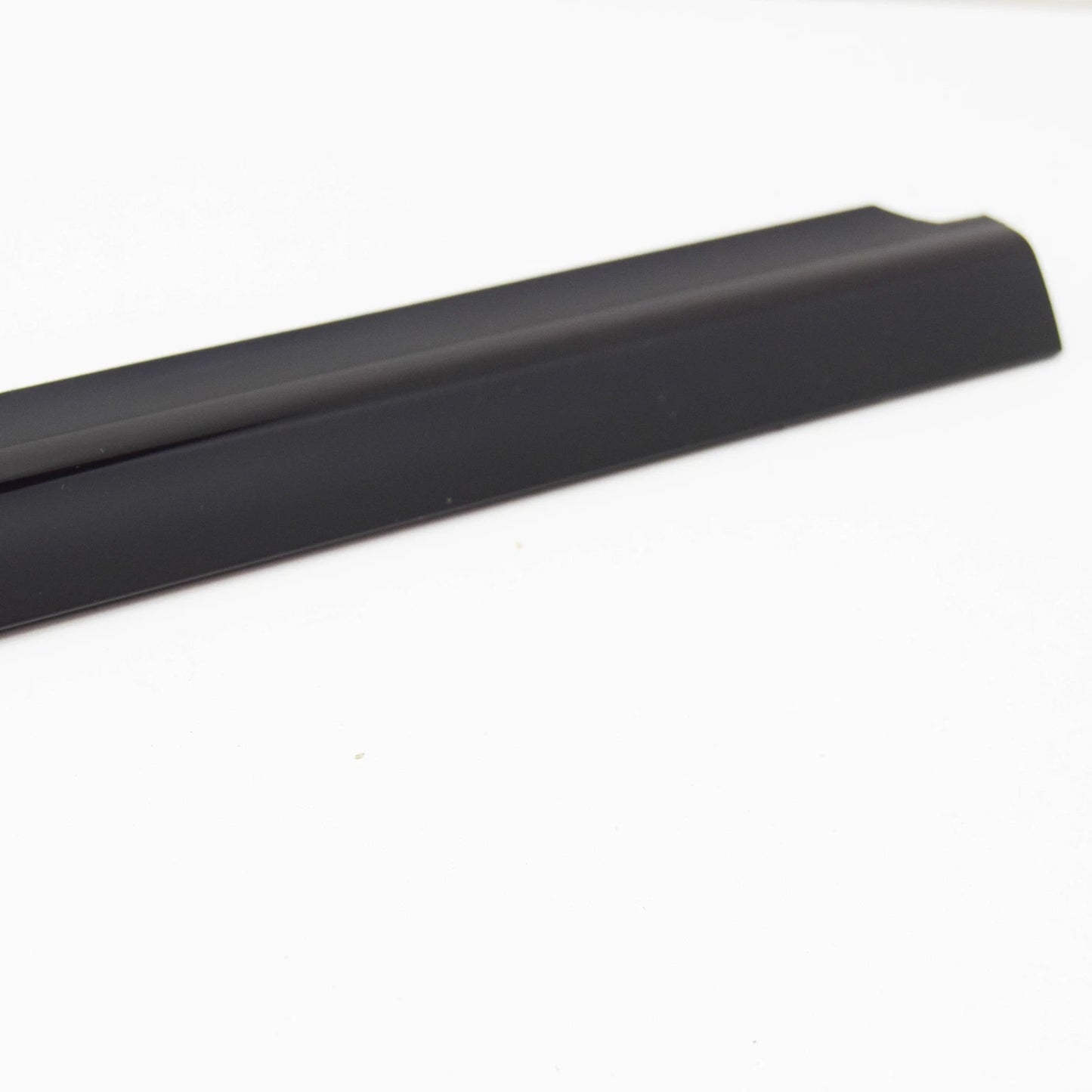 NEW MB E W212 FRONT RIGHT DOOR WINDOW OUTER SEALING RAIL A2127250465 ORIGINAL