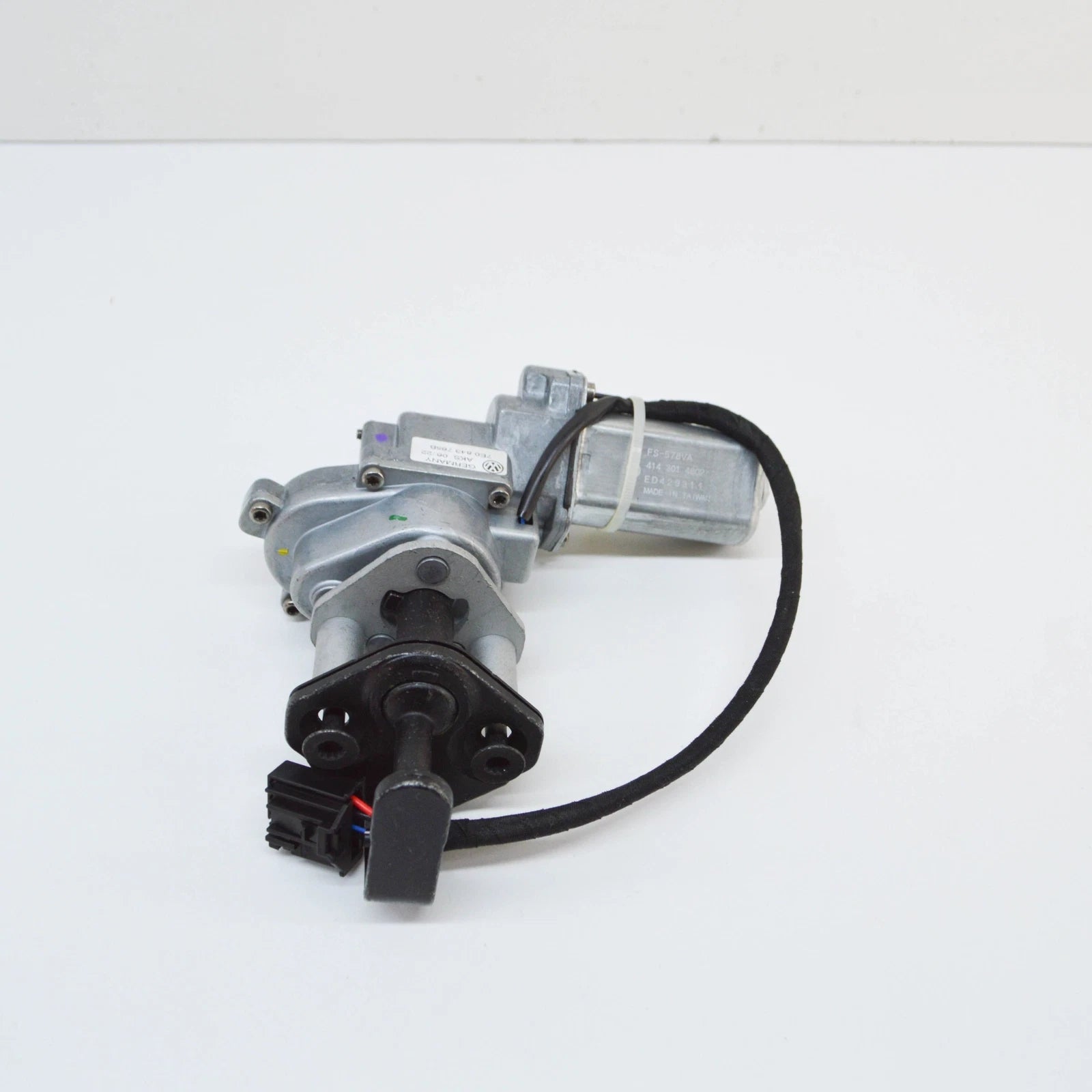 NEW VW TRANSPORTER T5 LEFT SLIDING DOOR POWER LATCHING MOTOR 7E0843765B ORIGINAL