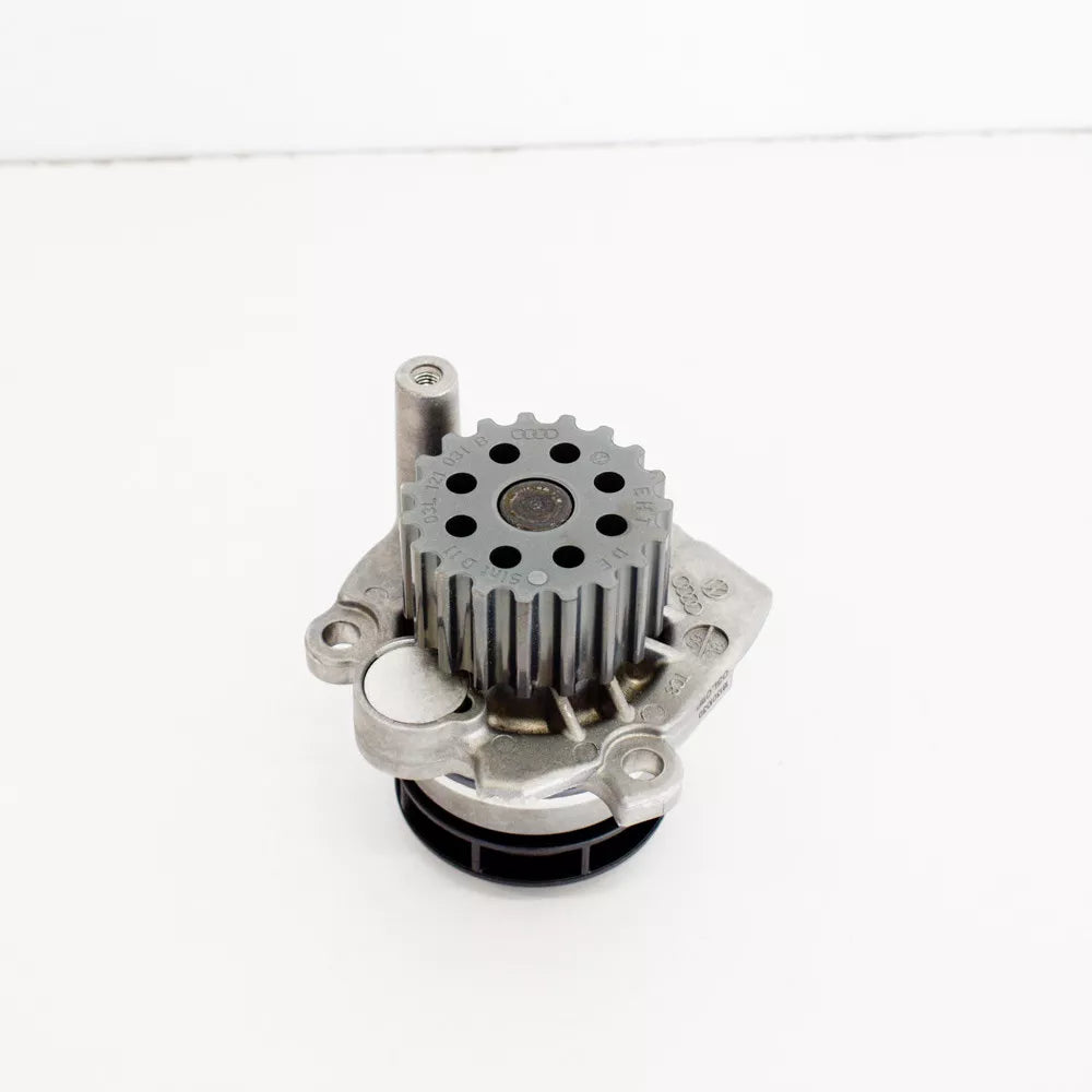 NEW VOLKSWAGEN JETTA MK6 WATER PUMP  03L121011P 1.6 DIESEL