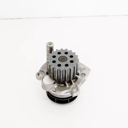 NEW VOLKSWAGEN JETTA MK6 WATER PUMP  03L121011P 1.6 DIESEL