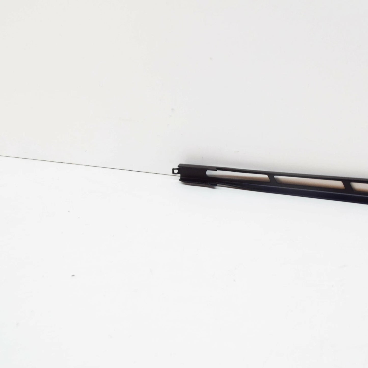 NEW AUDI Q7 4L FRONT WINDOW RIGHT WIPER ARM RHD 4L2955408A1P9