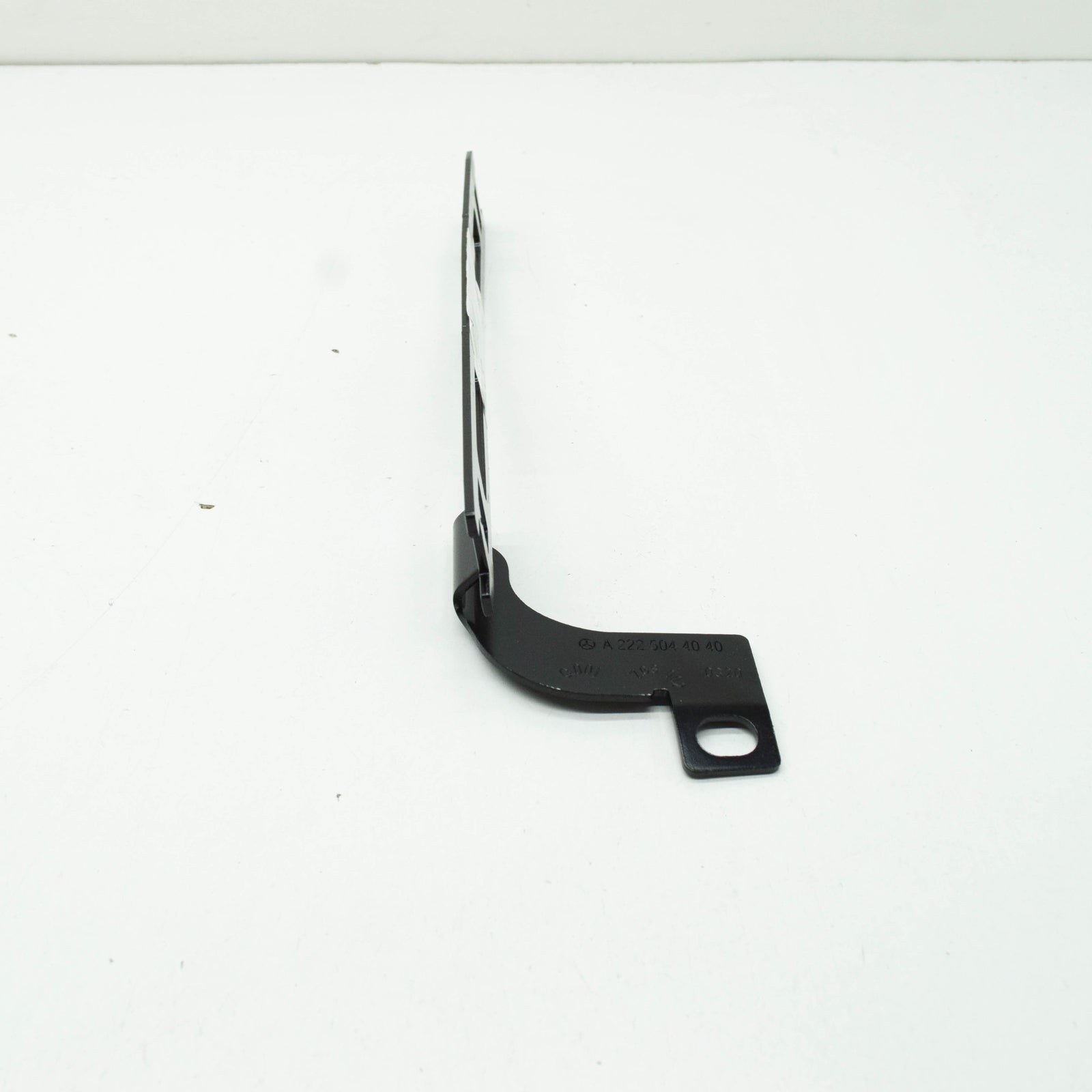 NEW MERCEDES-BENZ S W222 RIGHT RADIATOR BRACKET A2225044040 ORIGINAL