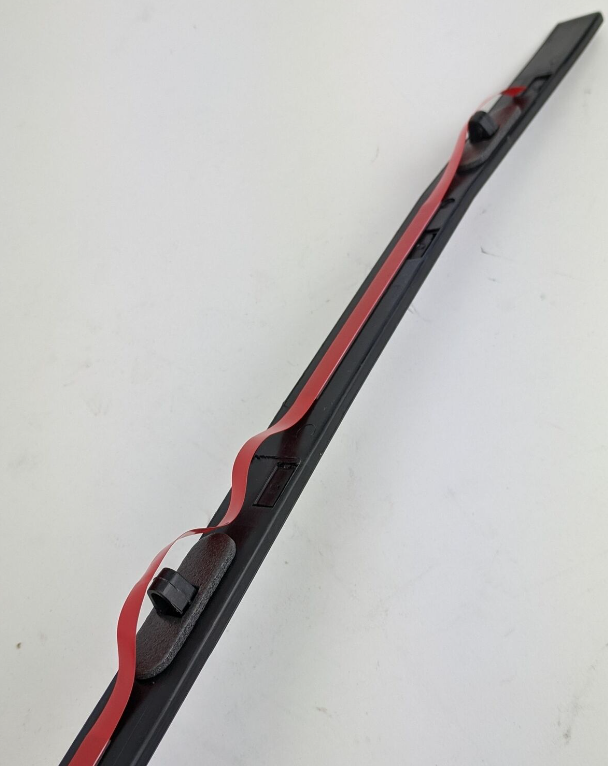 new ford mondeo mk2 front windscreen surround retainer right 1305442 original