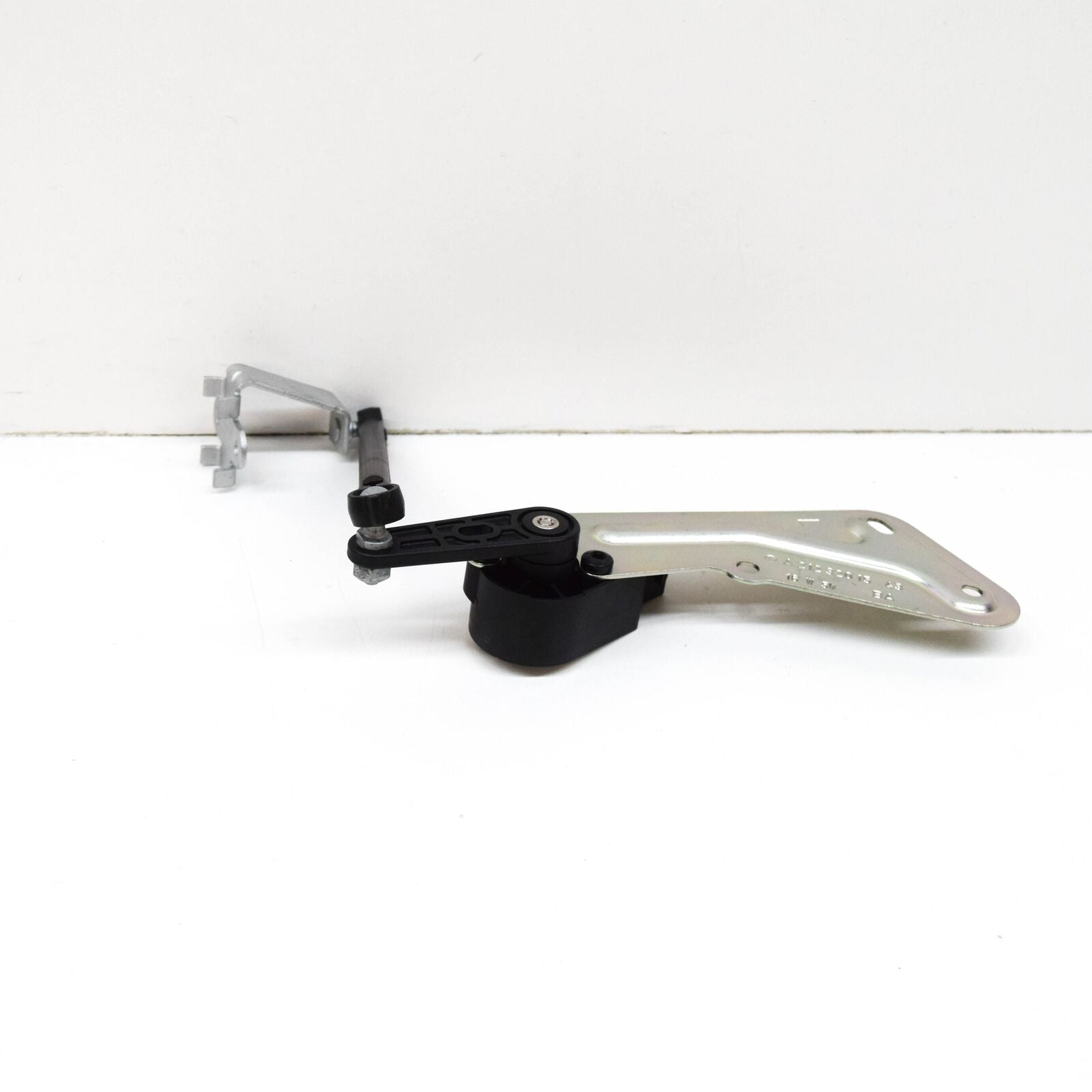 NEW MB E W212 FRONT LEFT HEADLIGHT HEIGH LEVEL SENSOR A2129050303 ORIGINAL