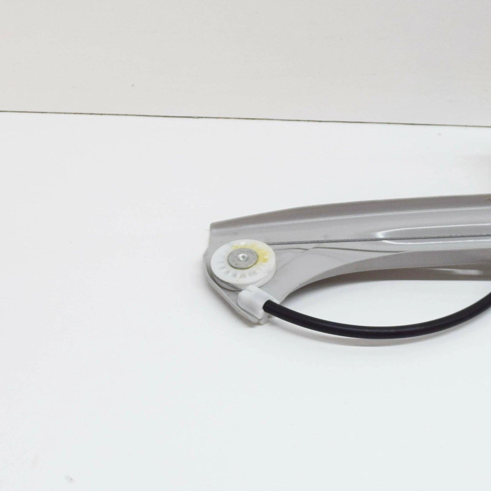 NEW VW FOX 5Z FRONT LEFT DOOR WINDOW REGULATOR 5Z3837501E