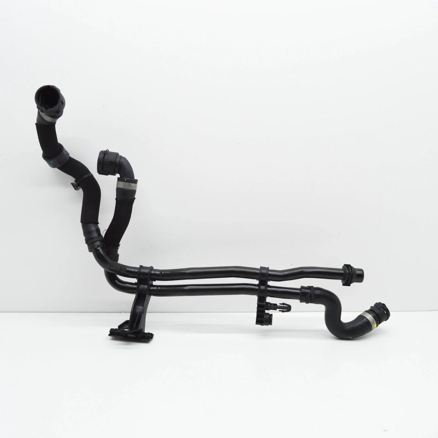 NEW MB CLA COUPE C118 RIGHT SIDE WATER RADIATOR HOSE A1775017501