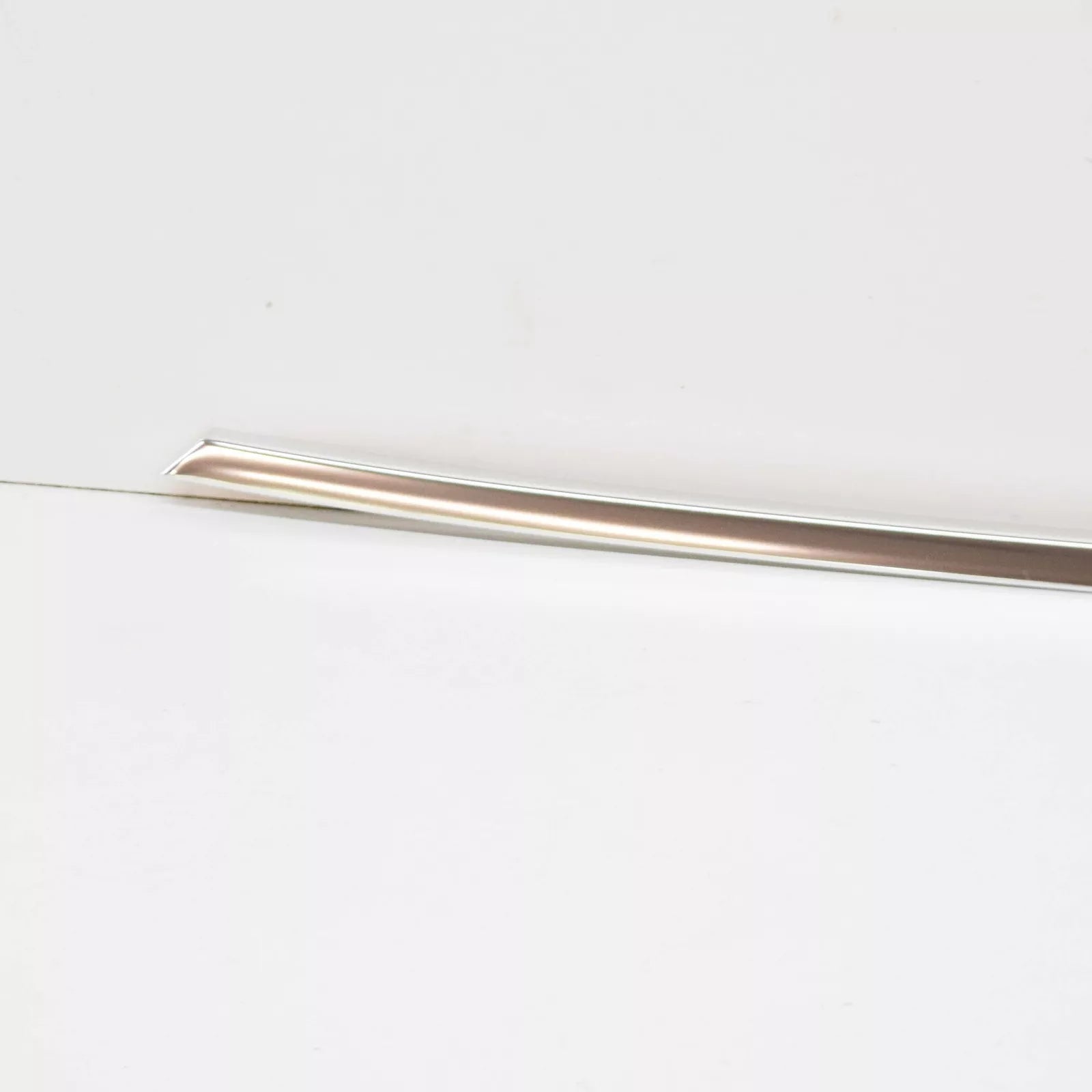 NEW BMW 5 E34 FRONT LEFT WINDOW LOWER SEAL 51211944231 1944231 ORIGINAL