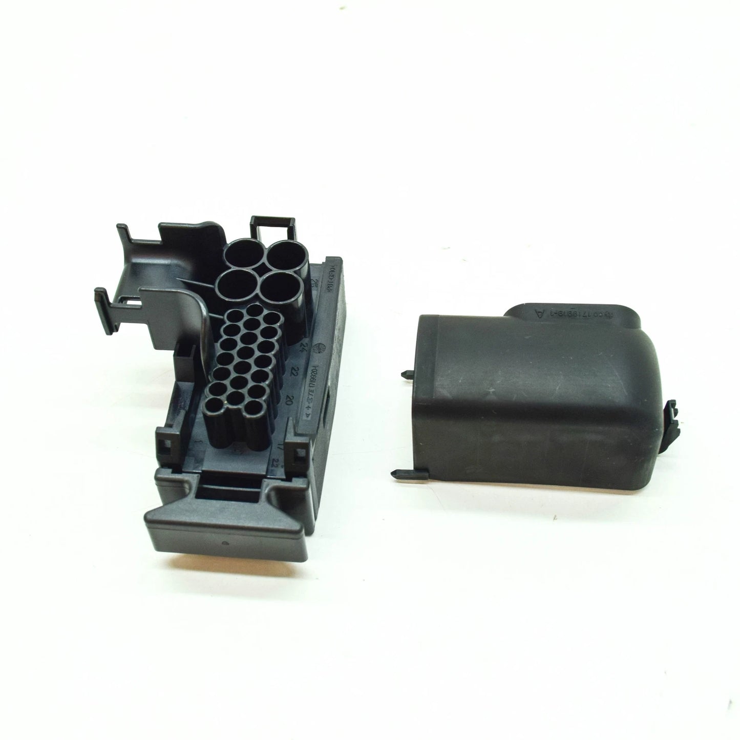 NEW VOLKSWAGEN ARTEON 3H7 25 PIN FLAT CONTACT HOUSING 1K0973213 ORIGINAL