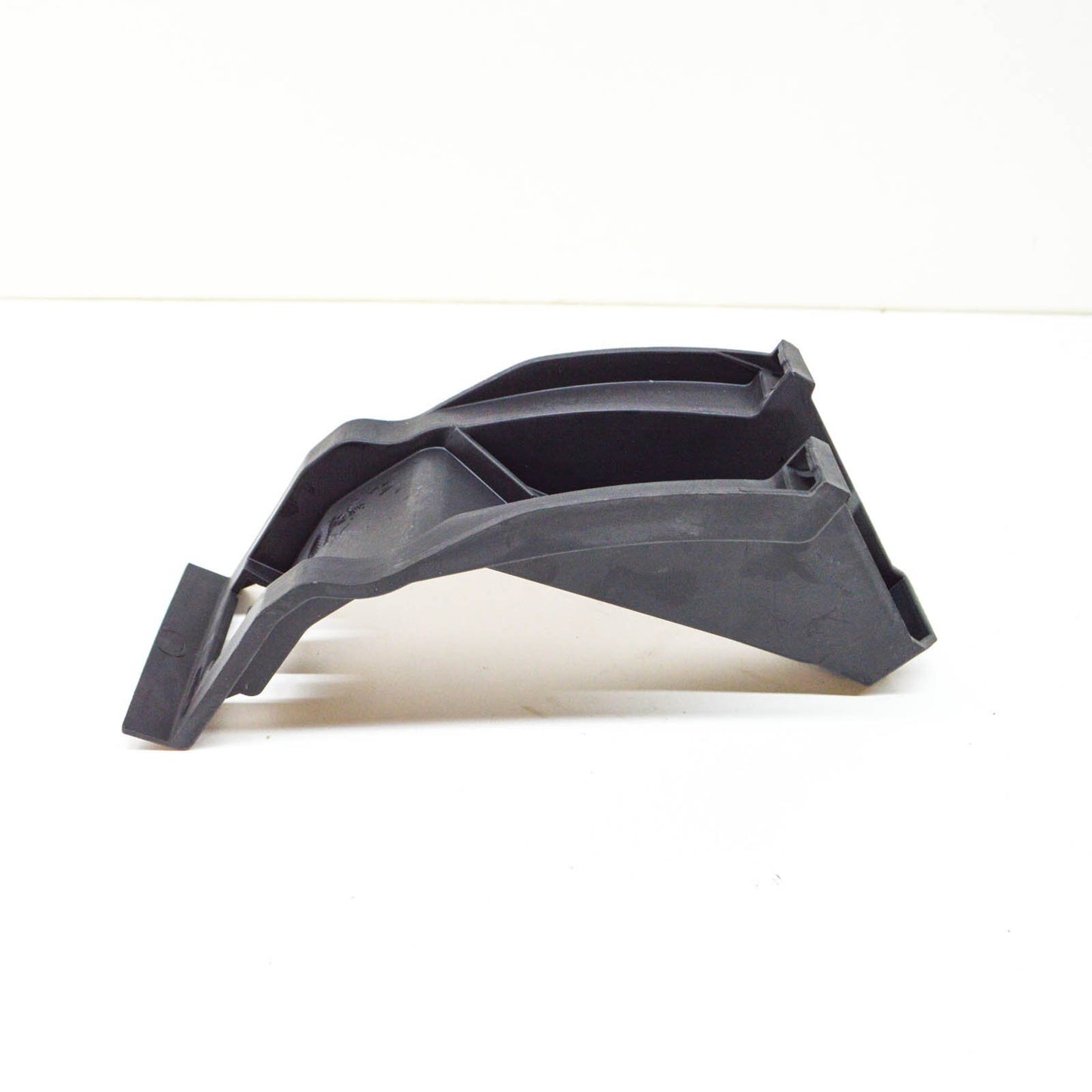 NEW MERCEDES-BENZ C W204 AMG REAR BUMPER RIGHT SIDE BRACKET A2048854514 ORIGINAL