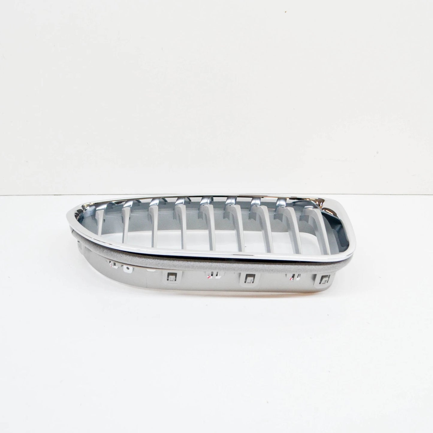 NEW BMW 6 F06 FRONT RADIATOR RIGHT HIGH GRILLE 51137370392 7370392 2016 ORIGINAL