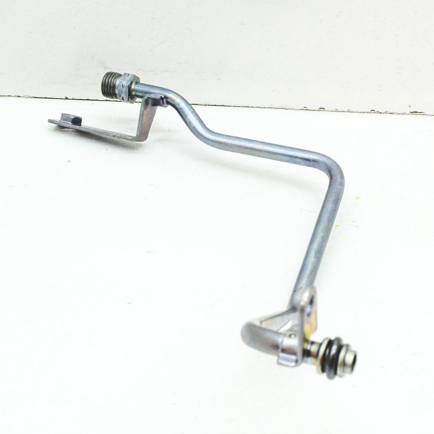 NEW MERCEDES-BENZ C W204 OIL LINE A6511800320 ORIGINAL