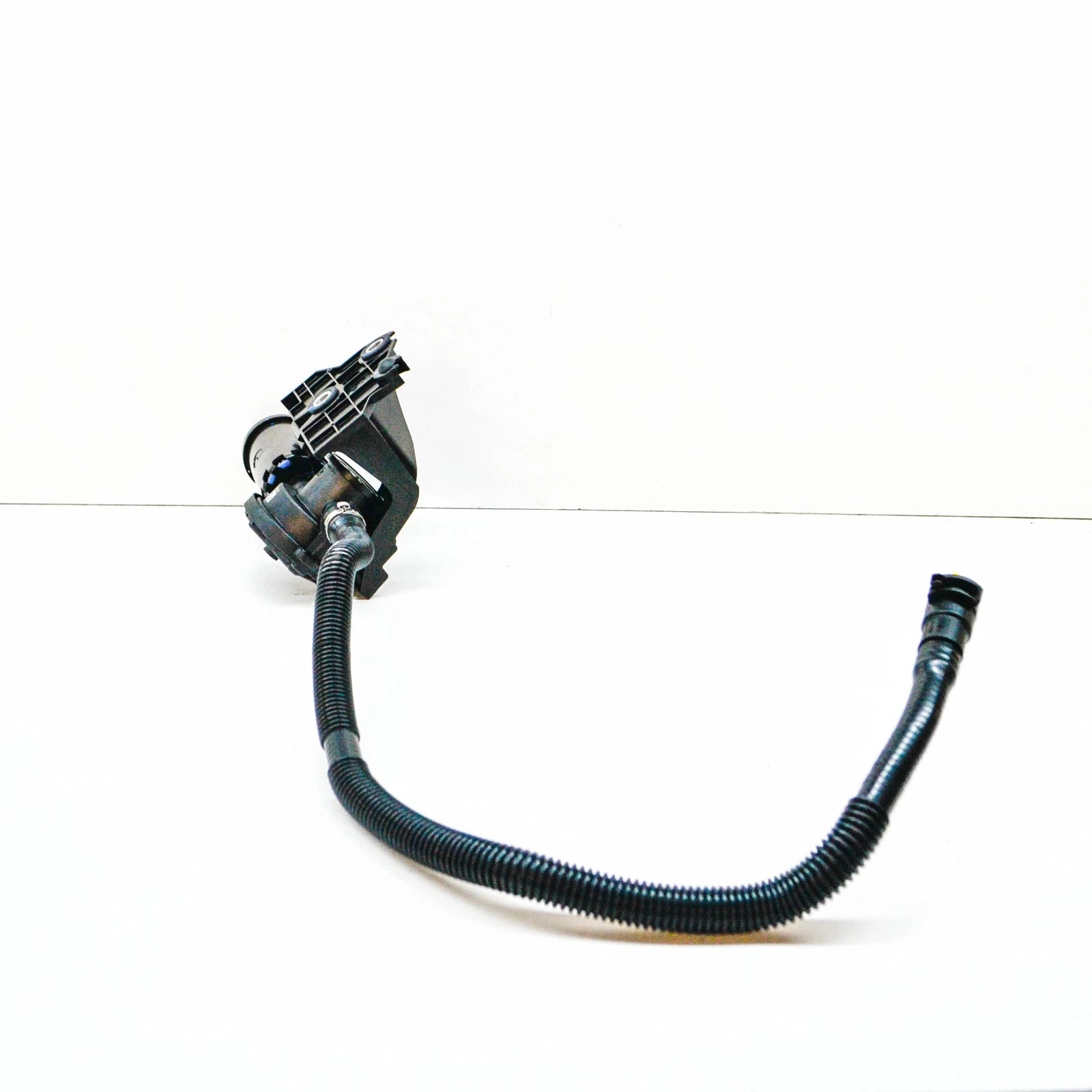 NEW BMW X5 G05 VAPOR CANISTER VENT LINE W LEAK DIAGNOSIS MODULE 7439919 ORIGINAL