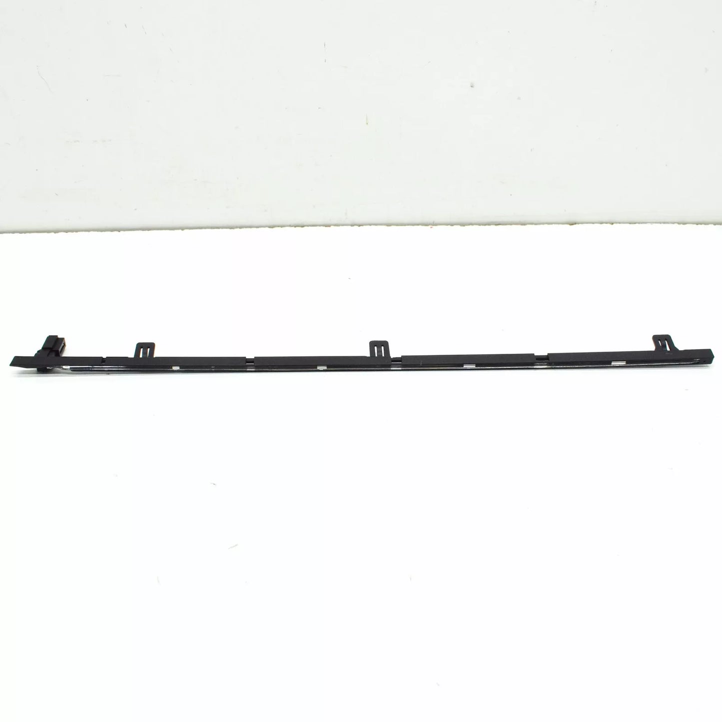 NEW AUDI Q7 4L REAR LEFT DOOR HANDLE LIGHT BAR 4L0919177