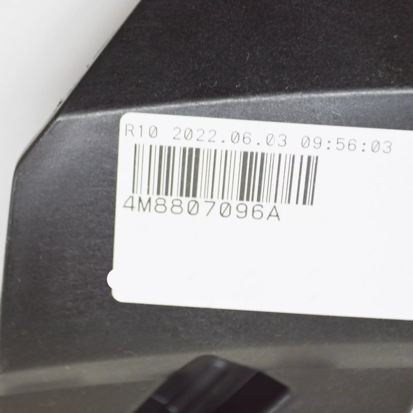 NEW AUDI Q8 FRONT BUMPER RIGHT CLOSING ELEMENT 4M8807096A ORIGINAL