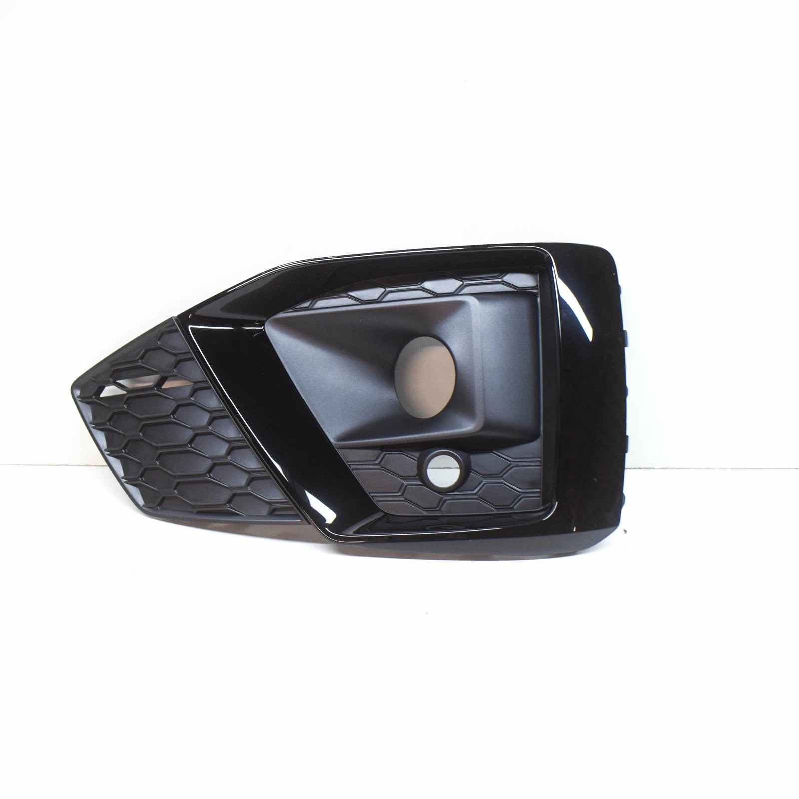 NEW AUDI A5 CONVERTIBLE 8W6 FRONT BUMPER RIGHT SIDE GRILLE 8W6807682TT94