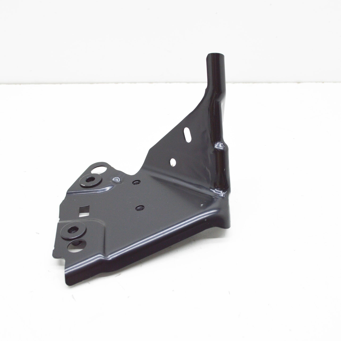 NEW VOLKSWAGEN TIGUAN AD FRONT RIGHT FENDER HOLDER BRACKET 5NA821142B ORIGINAL