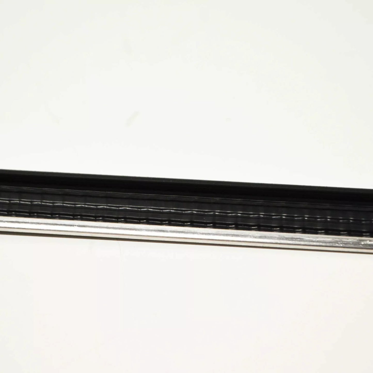 NEW MERCEDES-BENZ G W463 FRONT DOOR WINDOW SEALING RAIL A4637250765