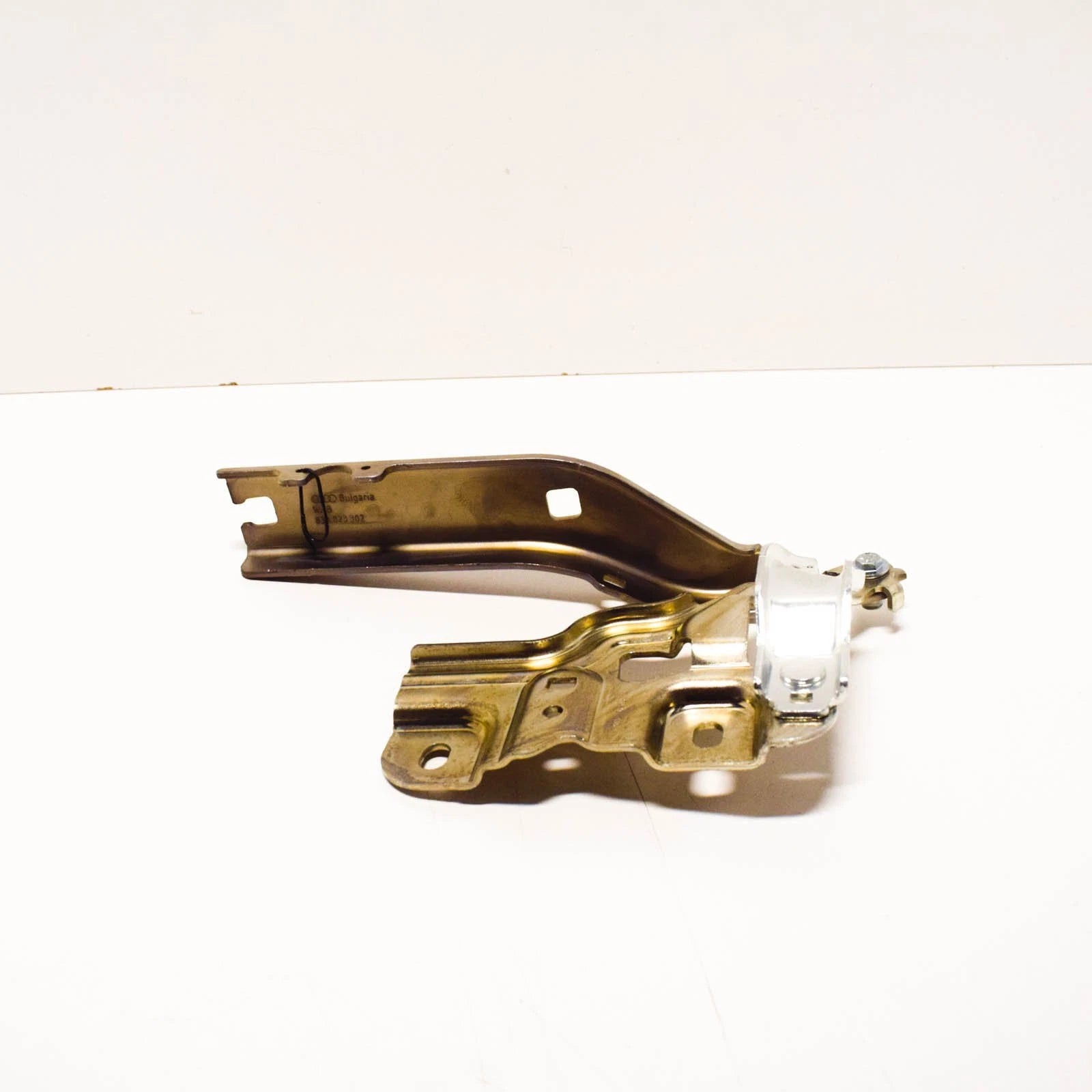NEW AUDI Q3 F3 FRONT RIGHT BONNET HOOD HINGE 83A823302 ORIGINAL