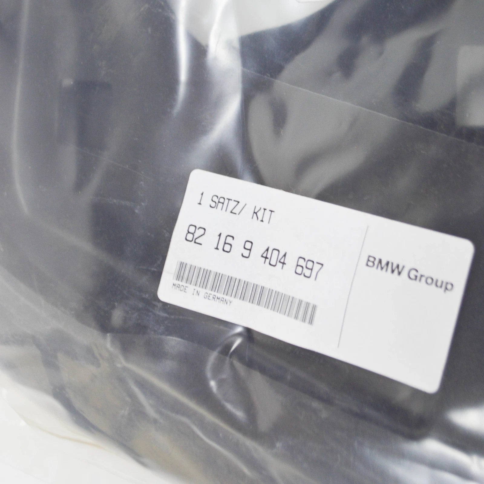 NEW BMW 7' E38 FRONT MUD FLAP SET 9404697