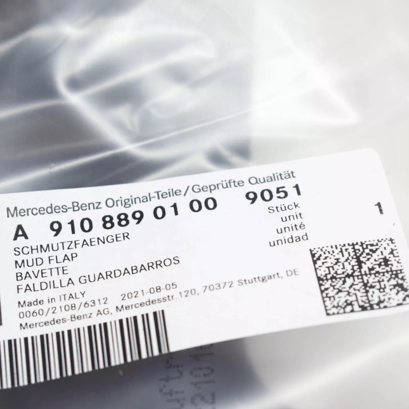 NEW MERCEDES-BENZ SPRINTER W907 FRONT RIGHT MUD FLAP A91088901009051