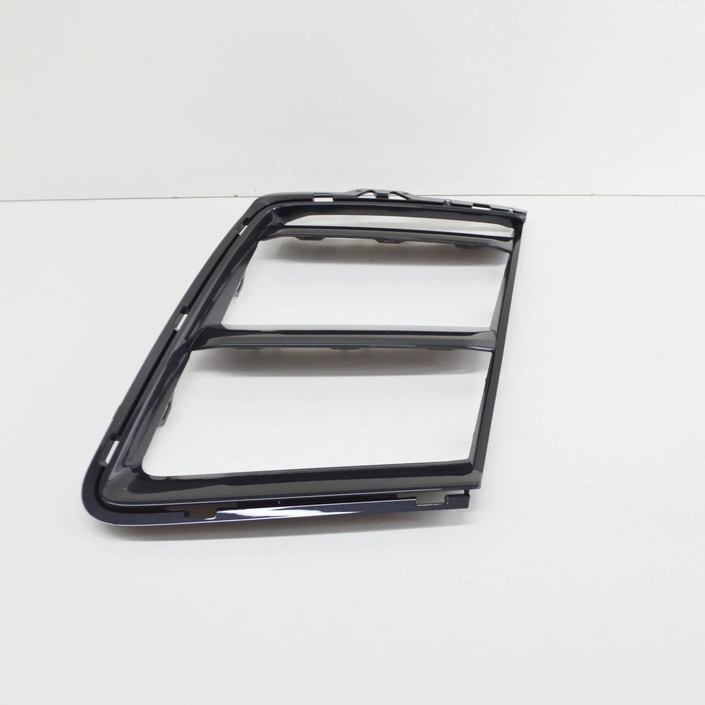 NEW AUDI R8 4S FRONT BUMPER RIGHT SIDE GRILLE FRAME 4S0807682ARN4 ORIGINAL