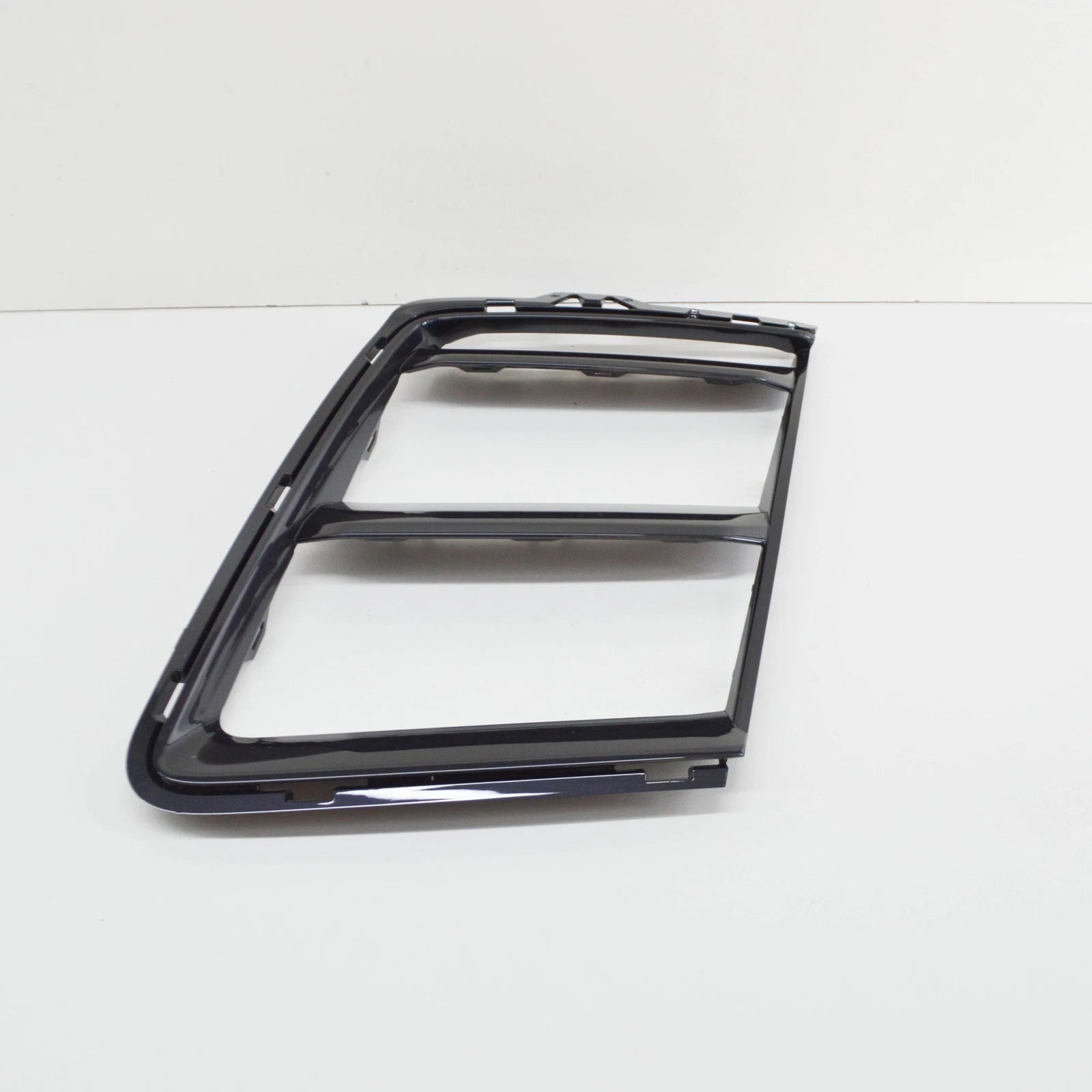 NEW AUDI R8 4S FRONT BUMPER RIGHT SIDE GRILLE FRAME 4S0807682ARN4 ORIGINAL