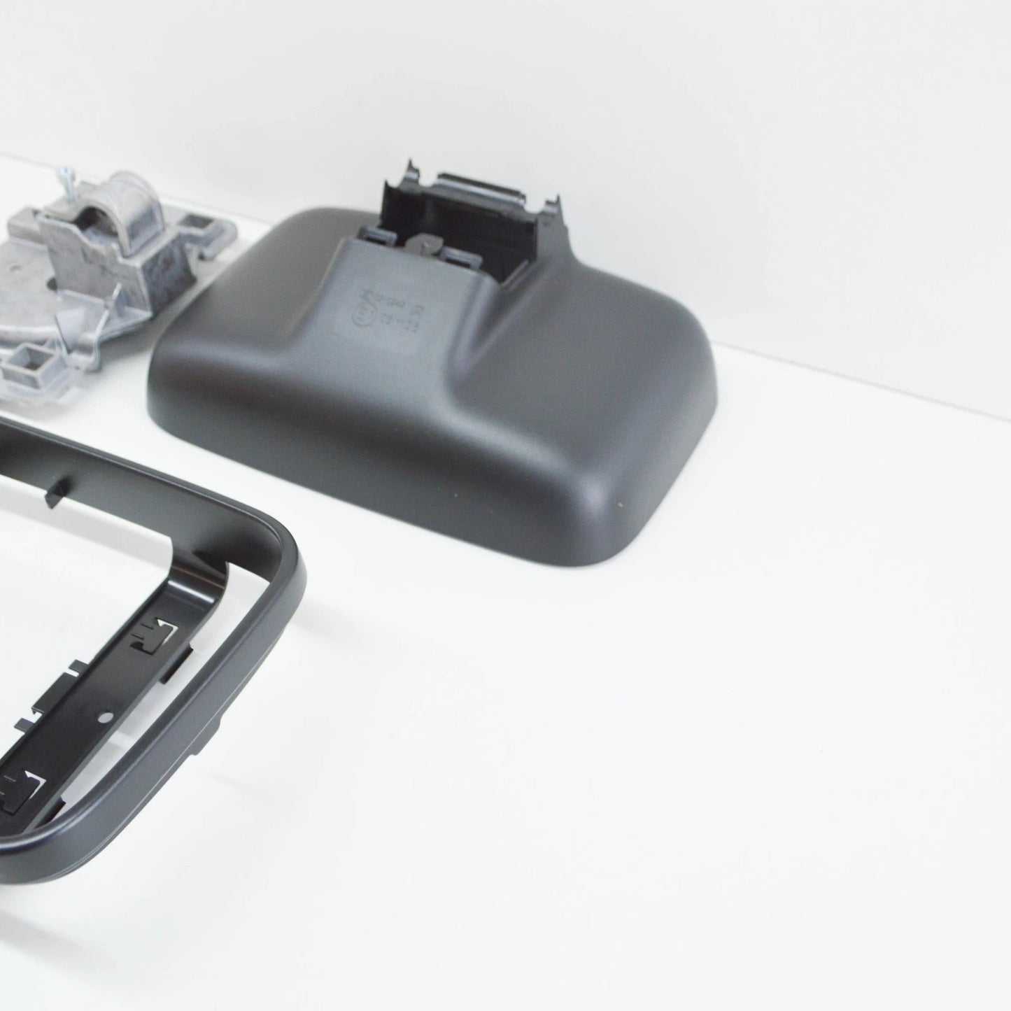 NEW VW TRANSPORTER T5 FRONT DOOR MIRROR HOUSING 7F0857547B