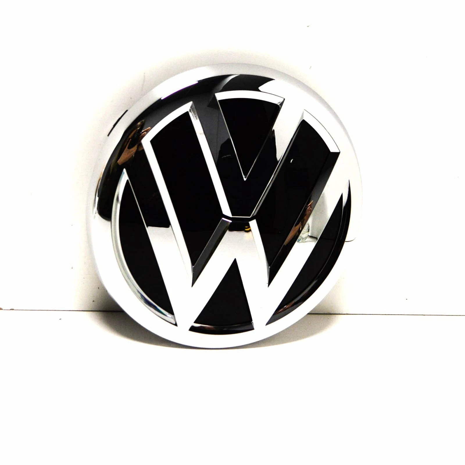 NEW VW AMAROK 2017- CENTRAL GRILL BADGE BLACK CHROME 2H6853601ADPJ