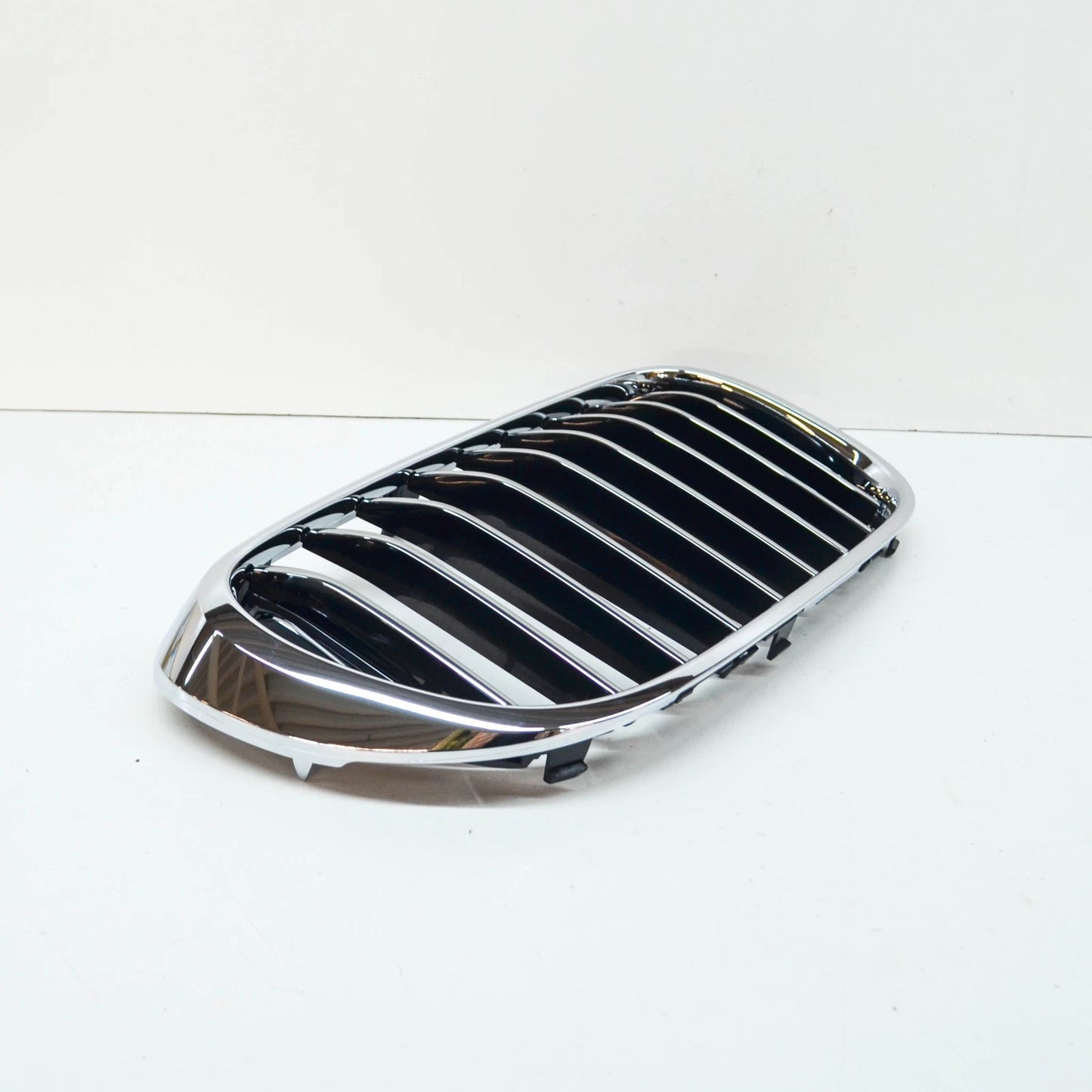 NEW BMW 7 G11 RADIATOR RIGHT GRILLE BASIS 51137357012 7357012 2016 ORIGINAL
