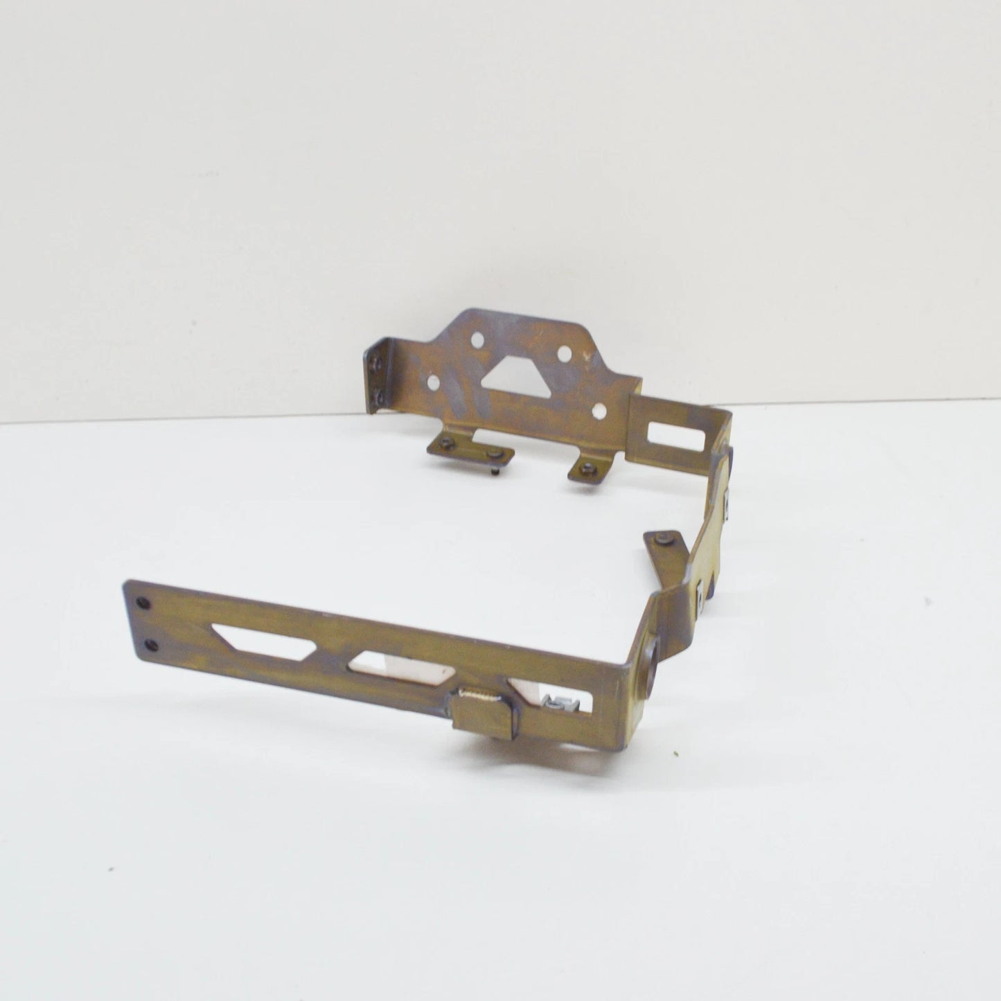 NEW MERCEDES-BENZ G W463 AMG RADIATOR BOTTOM BRACKET A4635007131