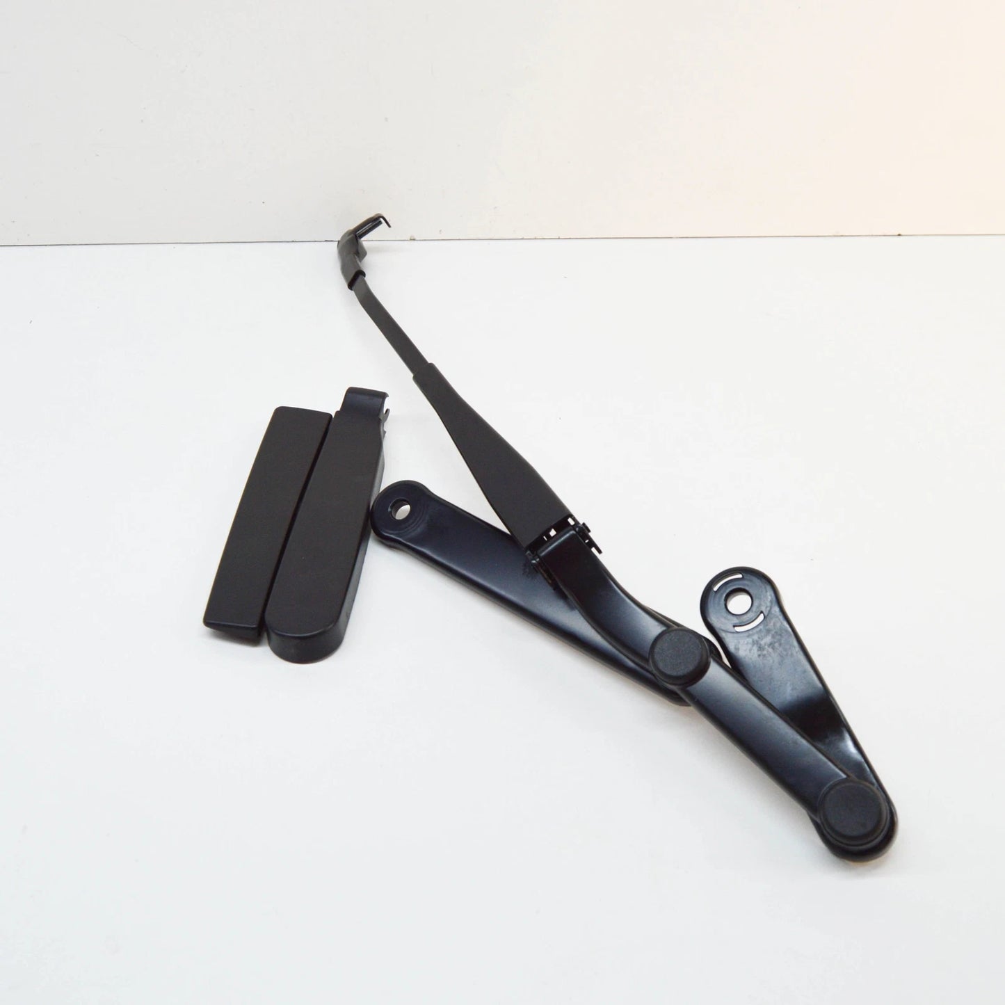 NEW VW TOUAREG 7P FRONT RIGHT WINDSHIELD WIPER ARM LHD 7P0955410B