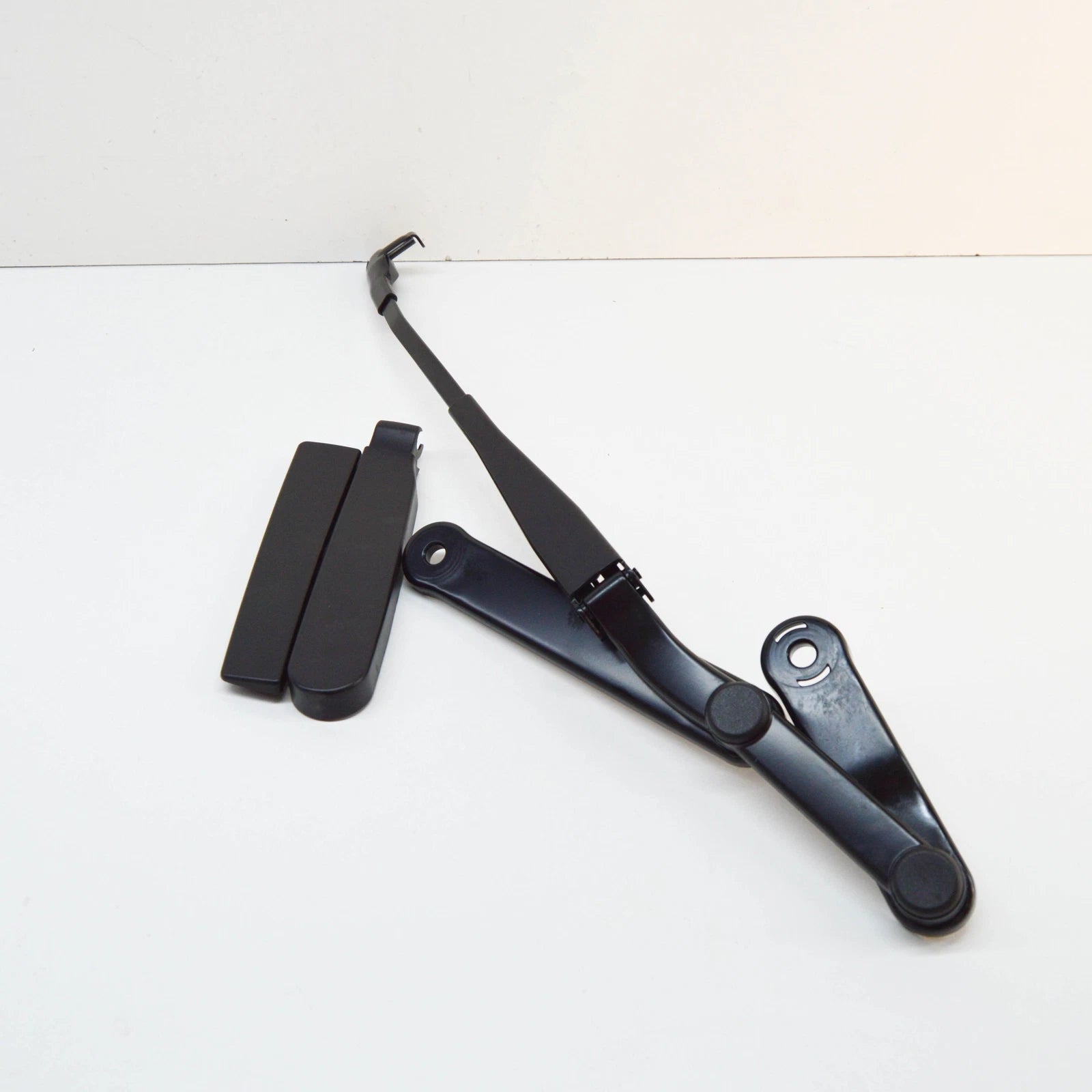 NEW VW TOUAREG 7P FRONT RIGHT WINDSHIELD WIPER ARM LHD 7P0955410B