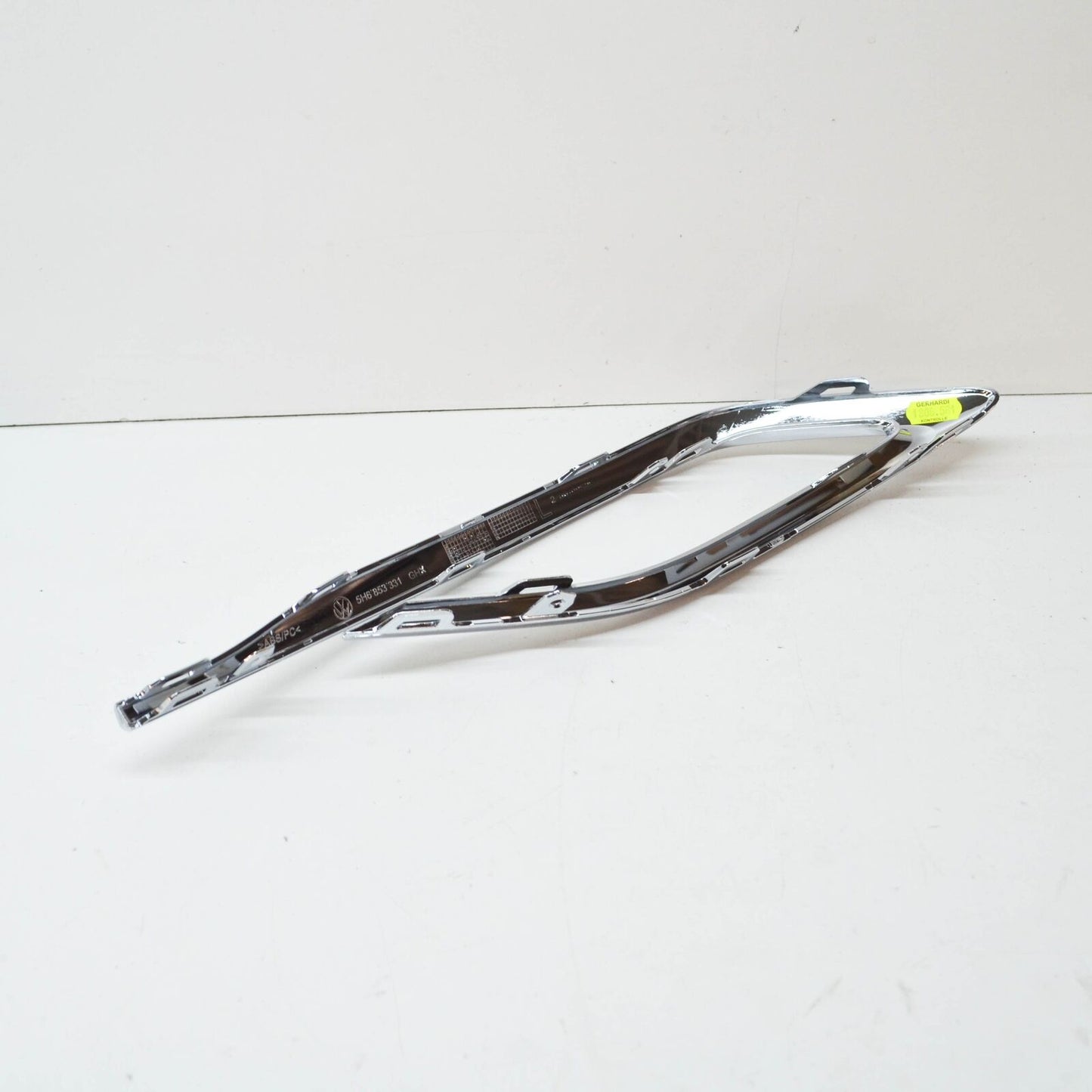 NEW VW GOLF MK8 CD REAR BUMPER LEFT DECORATIVE TRIM CHROME 5H68533312ZZ ORIGINAL